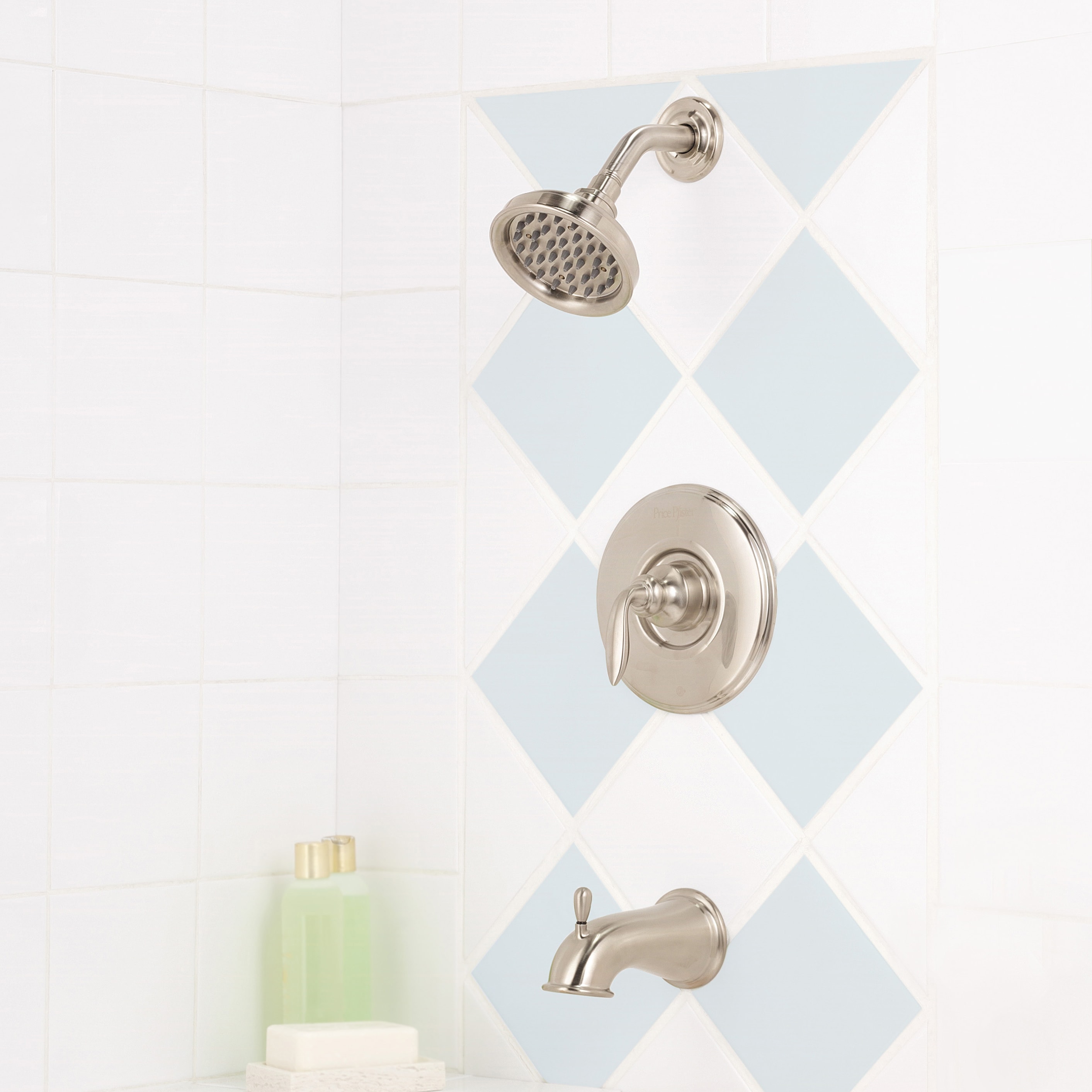 Mezcladora de Bañera y Ducha Redonda de 1 Asa con Acabado Níquel Cepillado Pfister Avalon, Función Única, 5.65 Pulgadas - LG89-8CBK