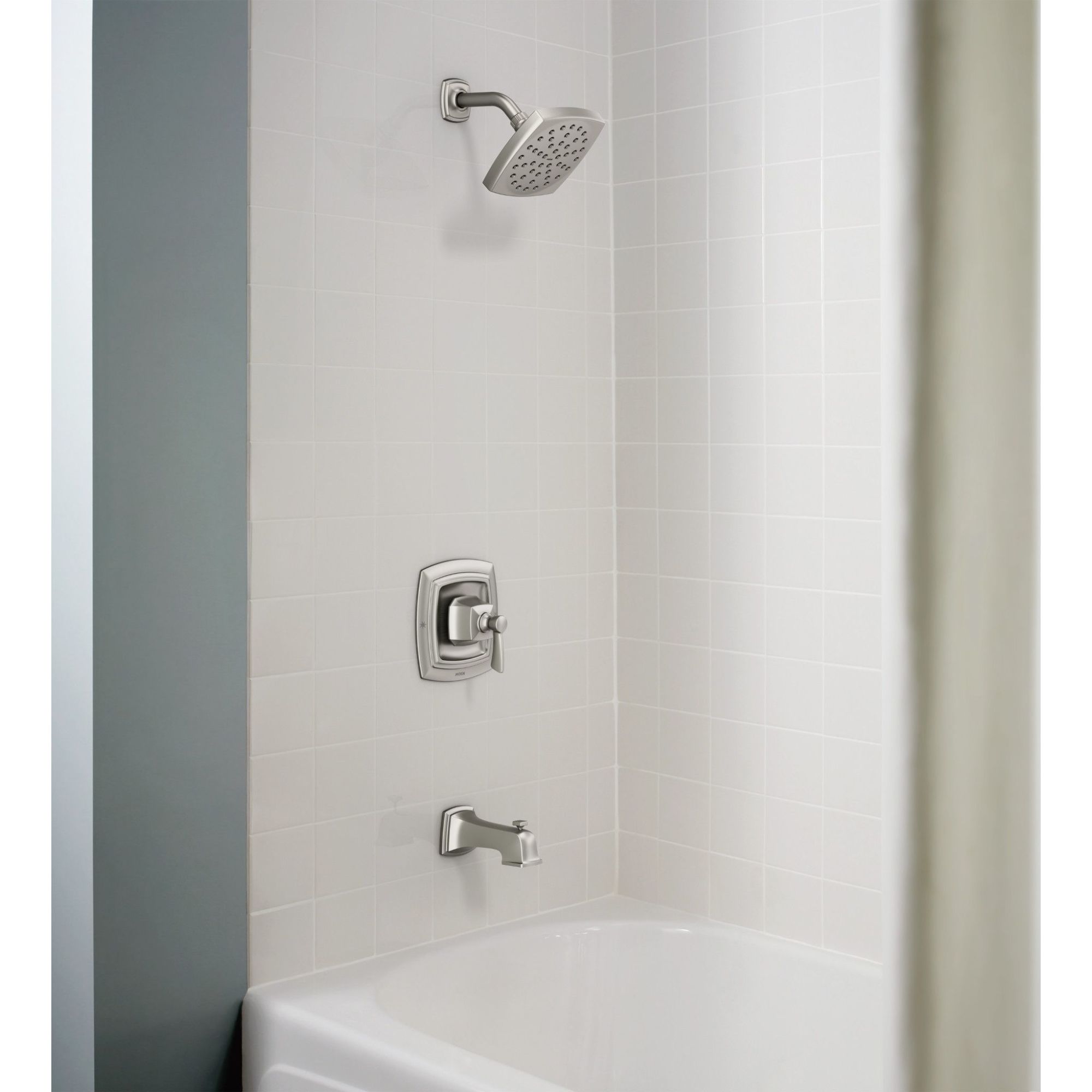 Grifo Monomando de Bañera y Ducha con Acabado Resistente a las Manchas en Níquel Cepillado Moen Conway de 1 Manija y Función Individual de 6 Pulgadas Square con Válvula 82922SRN
