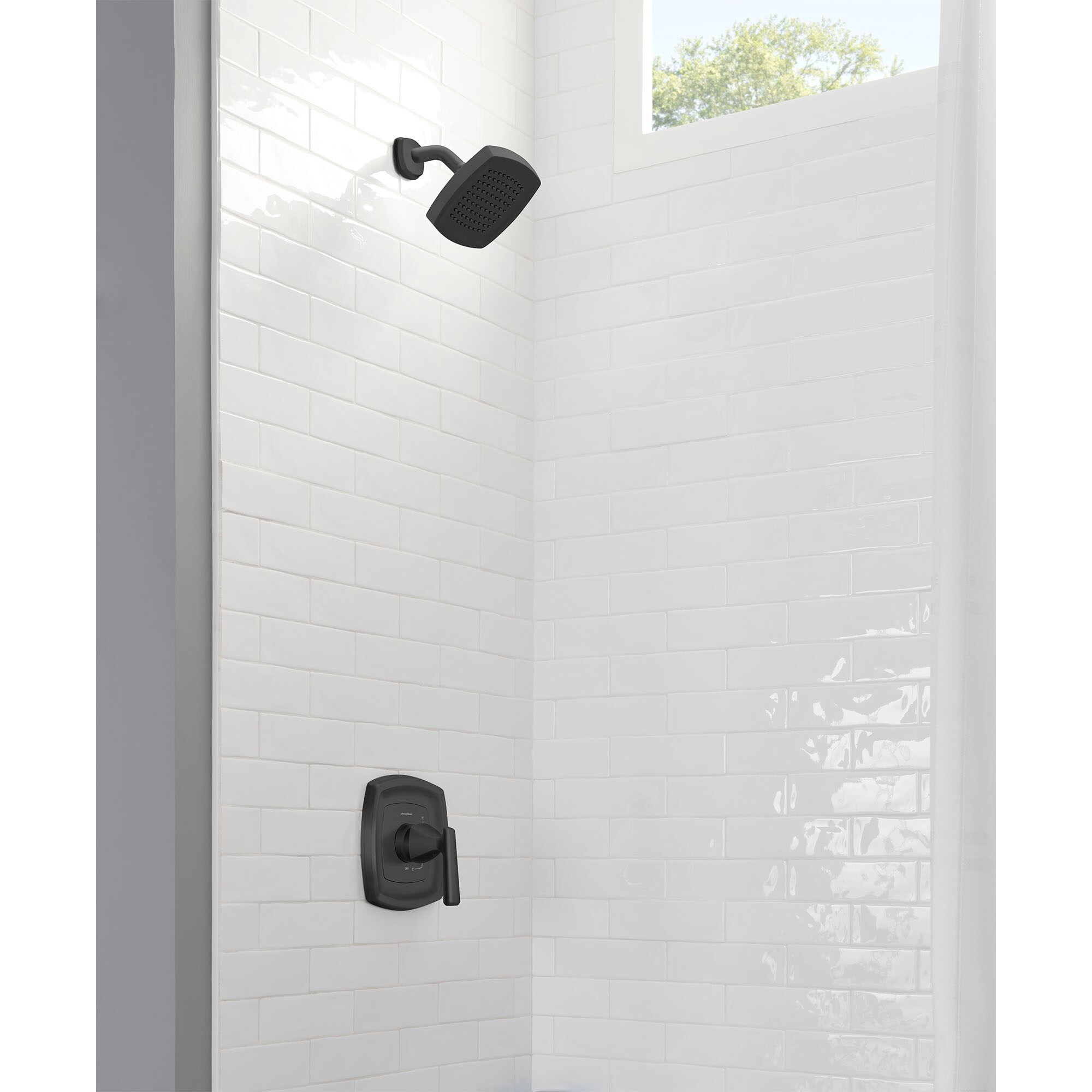 American Standard Edgemere Mate Negro Monomando de Mano de 5.75 Pulgadas para Bañera y Regadera de Forma Redonda TU018508.243.