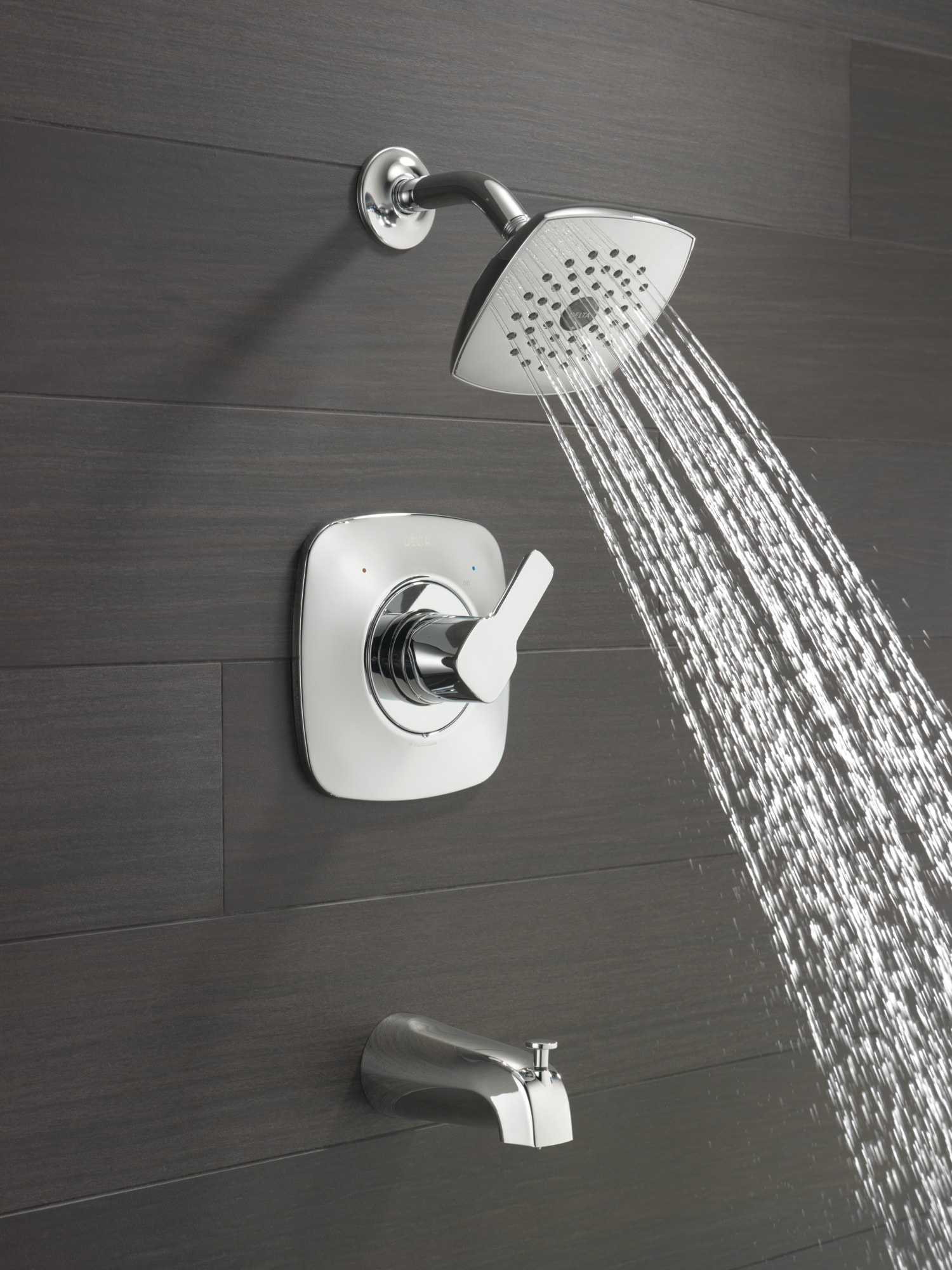 Grifo de bañera y ducha en cromo moderno Delta con 1 mango y función única de 5.375 pulgadas, cuadrado - T144339-PP