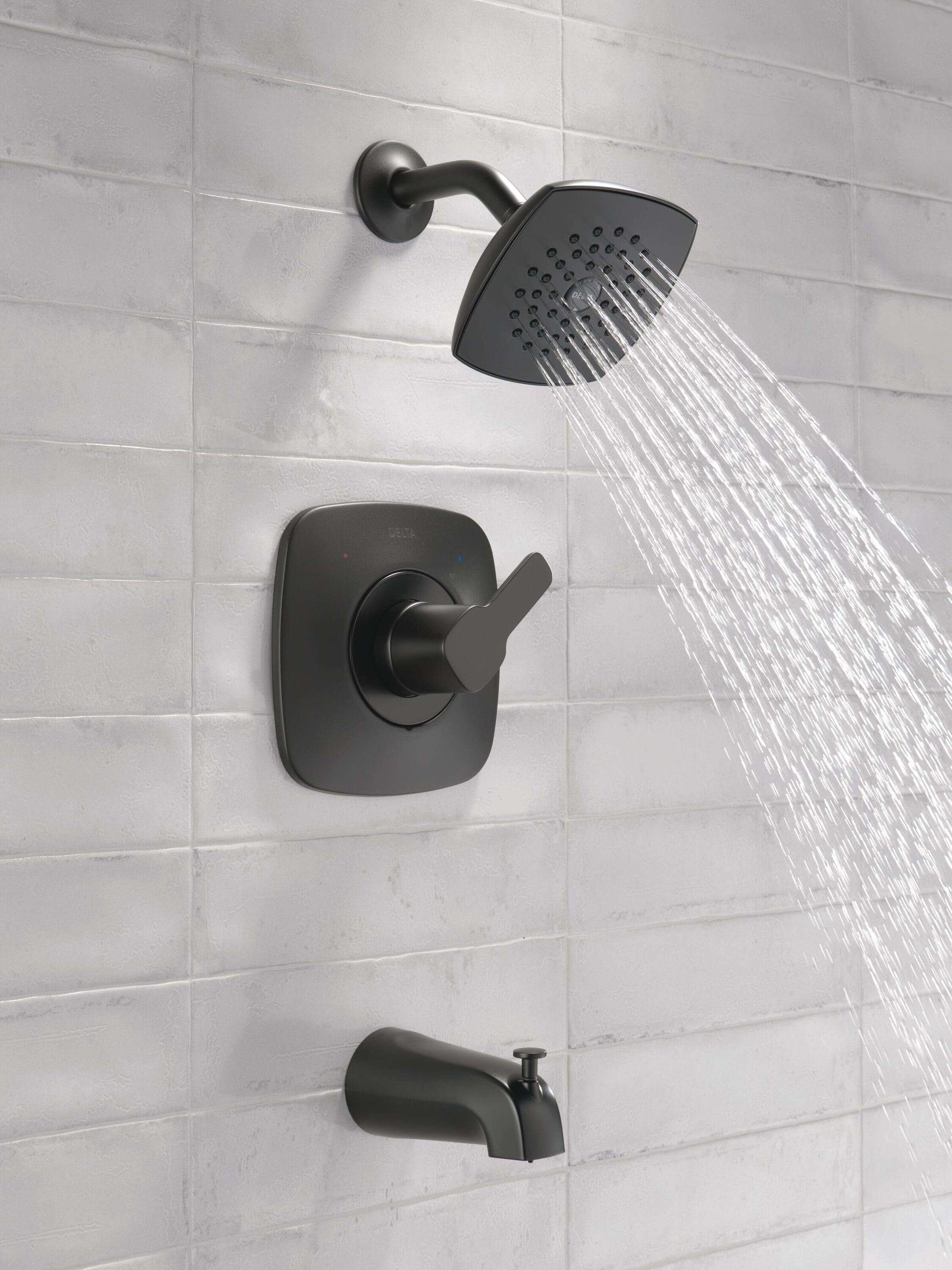 Grifo de bañera y ducha cuadrado de función única de 5.375 pulgadas en negro mate moderno_DELTA T144339-BL-PP