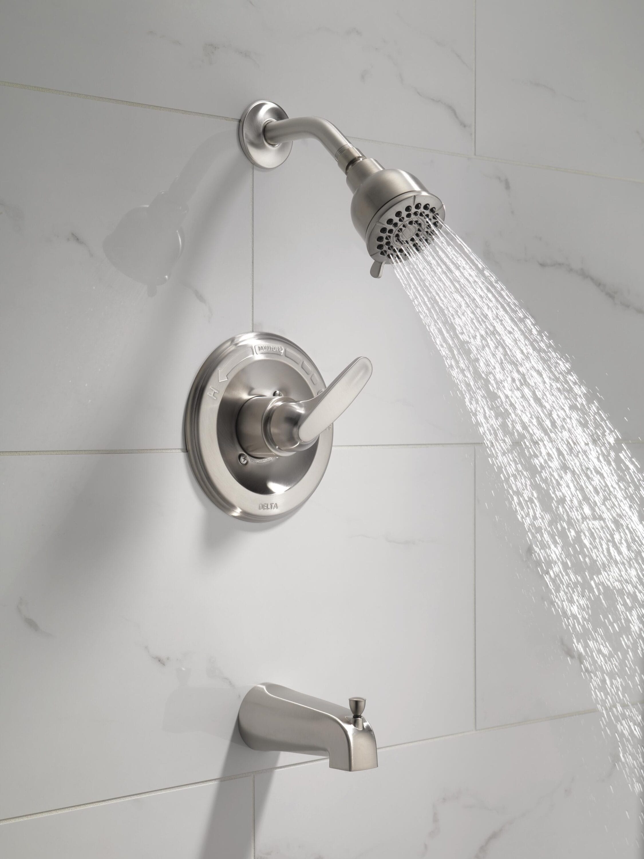 Grifo de bañera y ducha redondo de acero inoxidable de una sola función y un mango Delta Foundations BT13410-SS de 2.0 pulgadas.