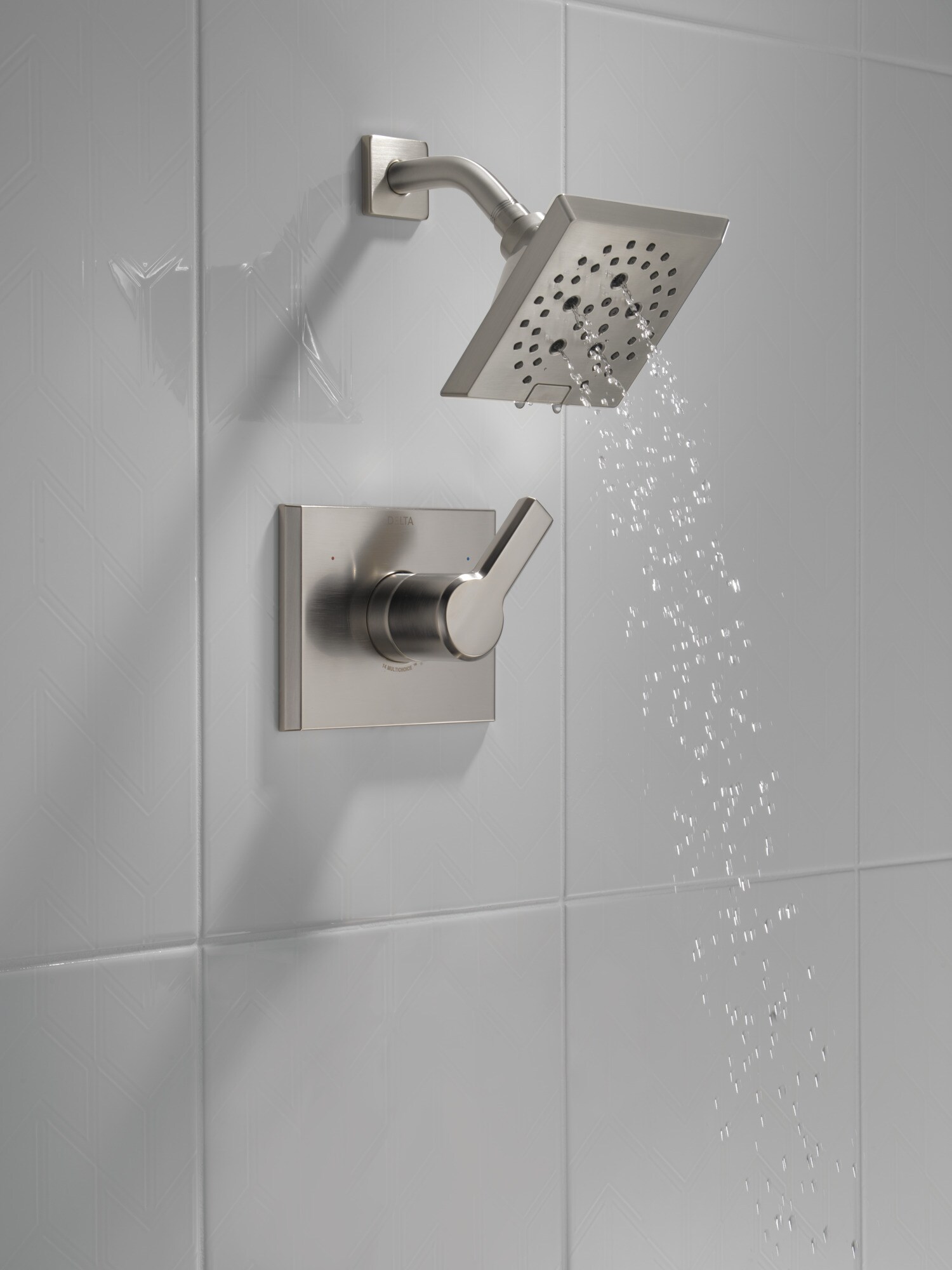 Grifo de ducha cuadrado de acero inoxidable de 5.75 pulgadas con un solo mango y múltiples funciones Delta Pivotal Lumicoat T14299-SS-PR