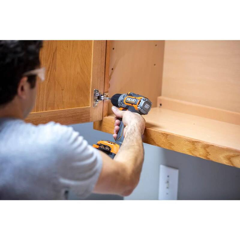 RIDGID 18V Taladro/destornillador inalámbrico subcompacto sin escobillas de iones de litio de 1/2 pulgadas (herramienta solamente) - R8701B