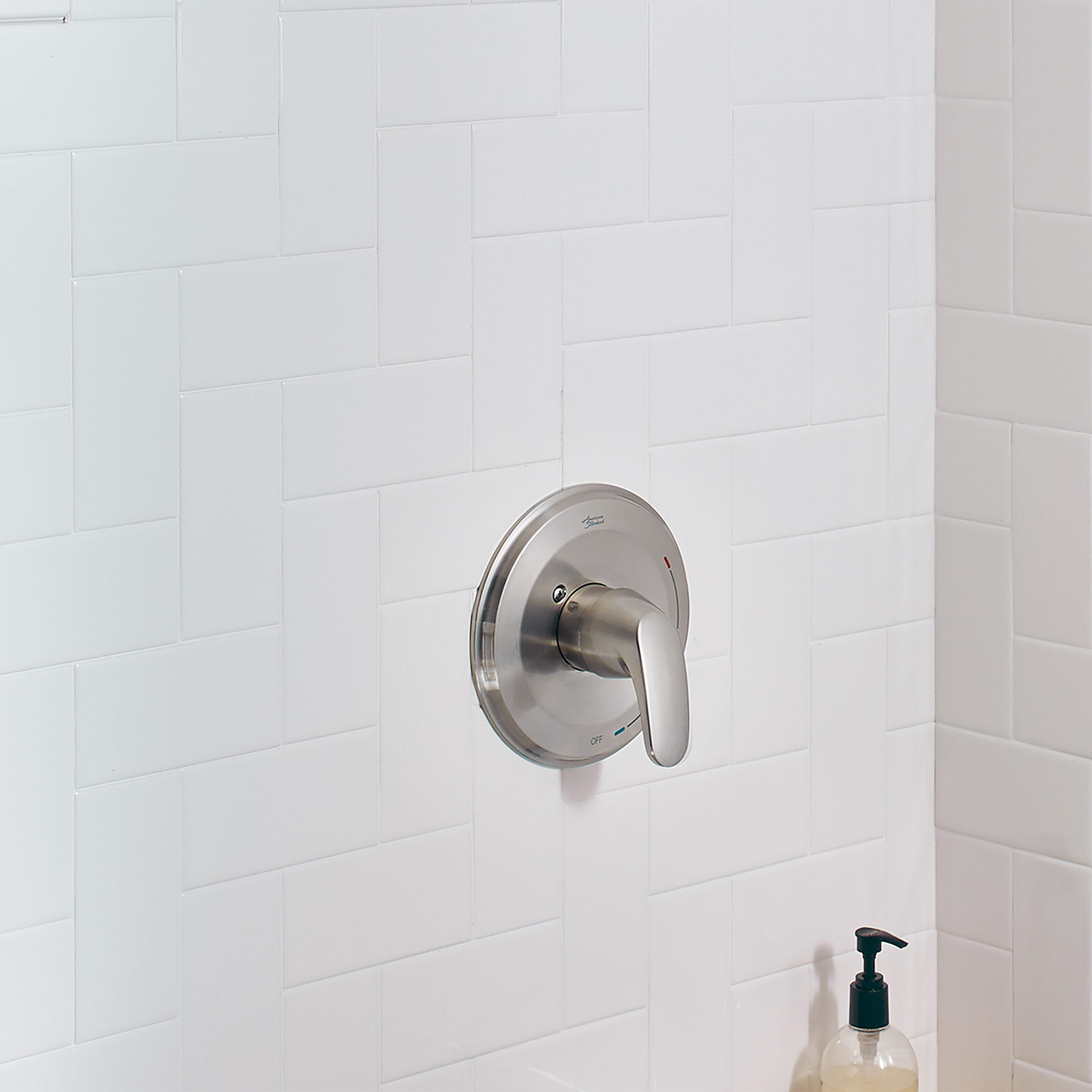 American Standard Colony Pro Grifo de Ducha de 1 Manija en Níquel Cepillado Vendido por Separado con Válvula TU075500.295.