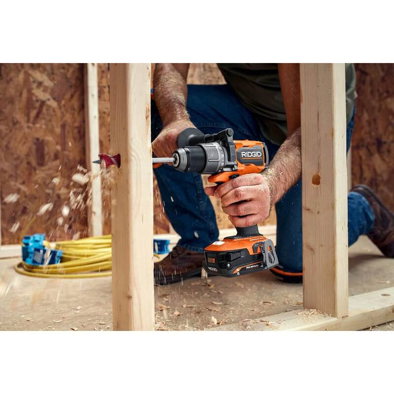 KIT de Taladro/Atornillador sin escobillas RIDGID 18V inalámbrico de 1/2 pulgadas con batería de salida MAX de 2.0 Ah y cargador de 18V - R86114KN