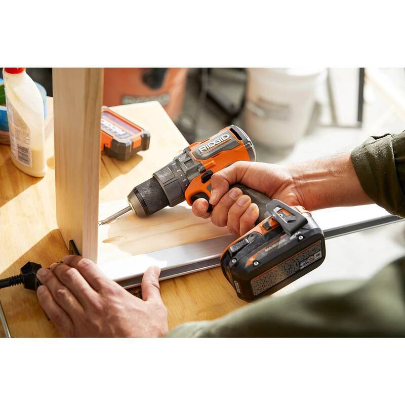 KIT de Taladro/Atornillador sin escobillas RIDGID 18V inalámbrico de 1/2 pulgadas con batería de salida MAX de 2.0 Ah y cargador de 18V - R86114KN