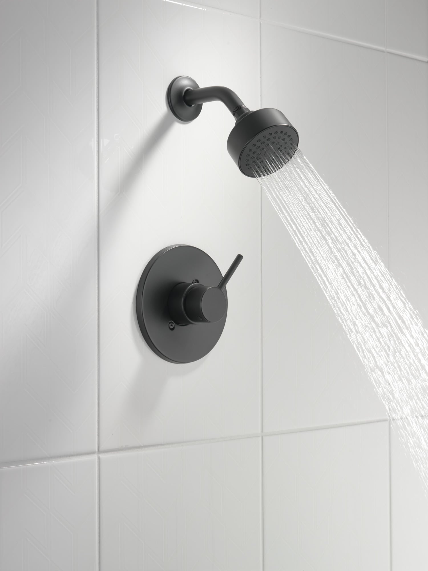 Grifo de ducha redondo de 3.5 pulgadas con un solo mango y función única en negro mate moderno Delta T14259-BL-PP