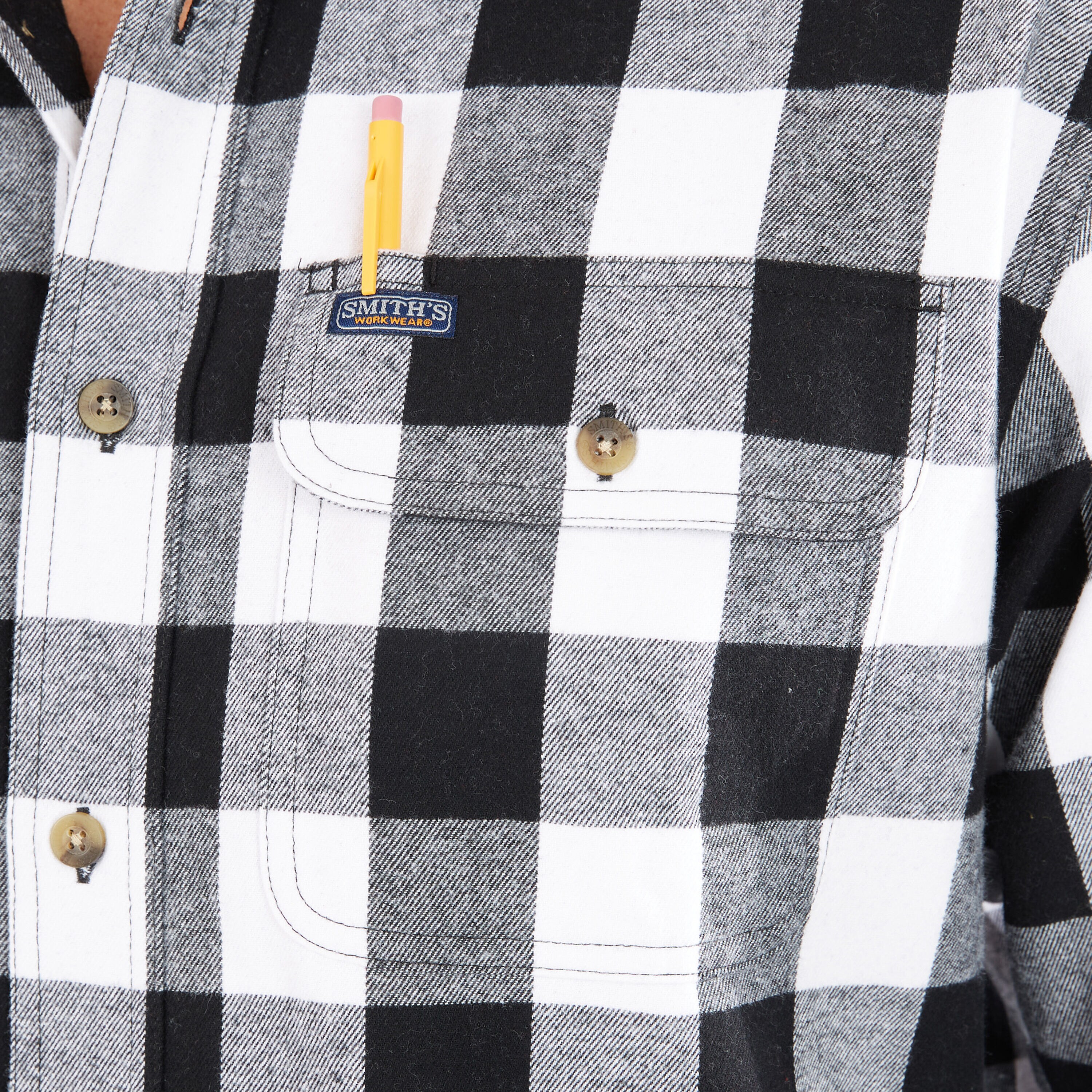Playera de botones de manga larga a cuadros en blanco para hombre de Smith's Workwear (Grande)