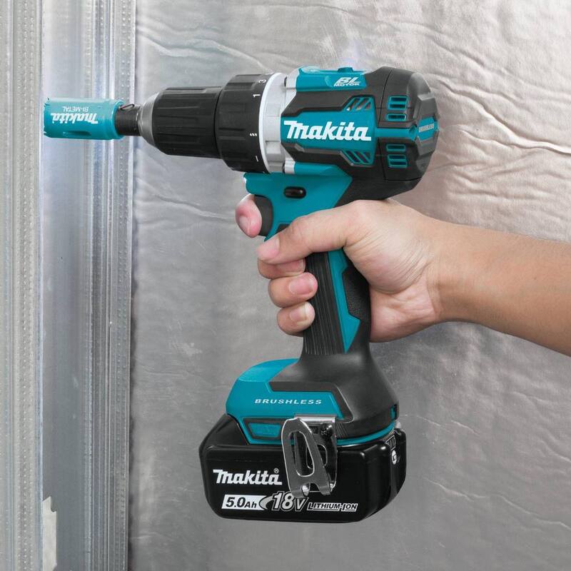 Makita 18V LXT Taladro de Destornillador Inalámbrico Compacto con Motor sin Escobillas de Litio-Ion de 1/2 pulg. Kit con Dos Baterías de 5.0 Ah, Cargador, Bolsa - XFD12T