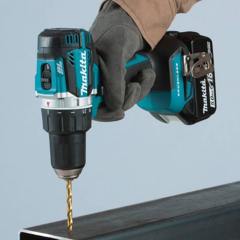 Makita 18V LXT Taladro de Destornillador Inalámbrico Compacto con Motor sin Escobillas de Litio-Ion de 1/2 pulg. Kit con Dos Baterías de 5.0 Ah, Cargador, Bolsa - XFD12T