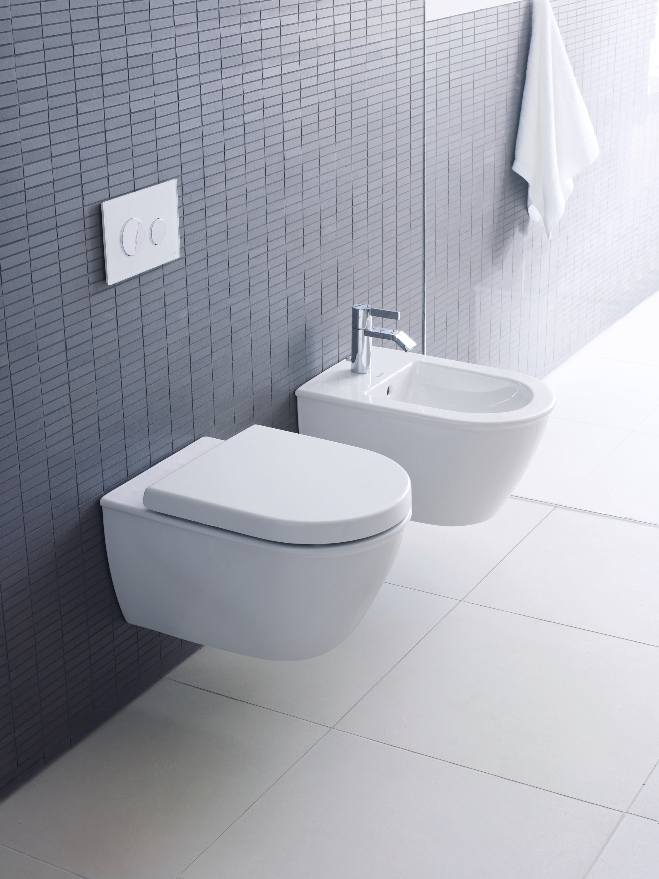 Inodoro Duravit Darling New Blanco con Taza Alargada y Altura Estándar 2545090092