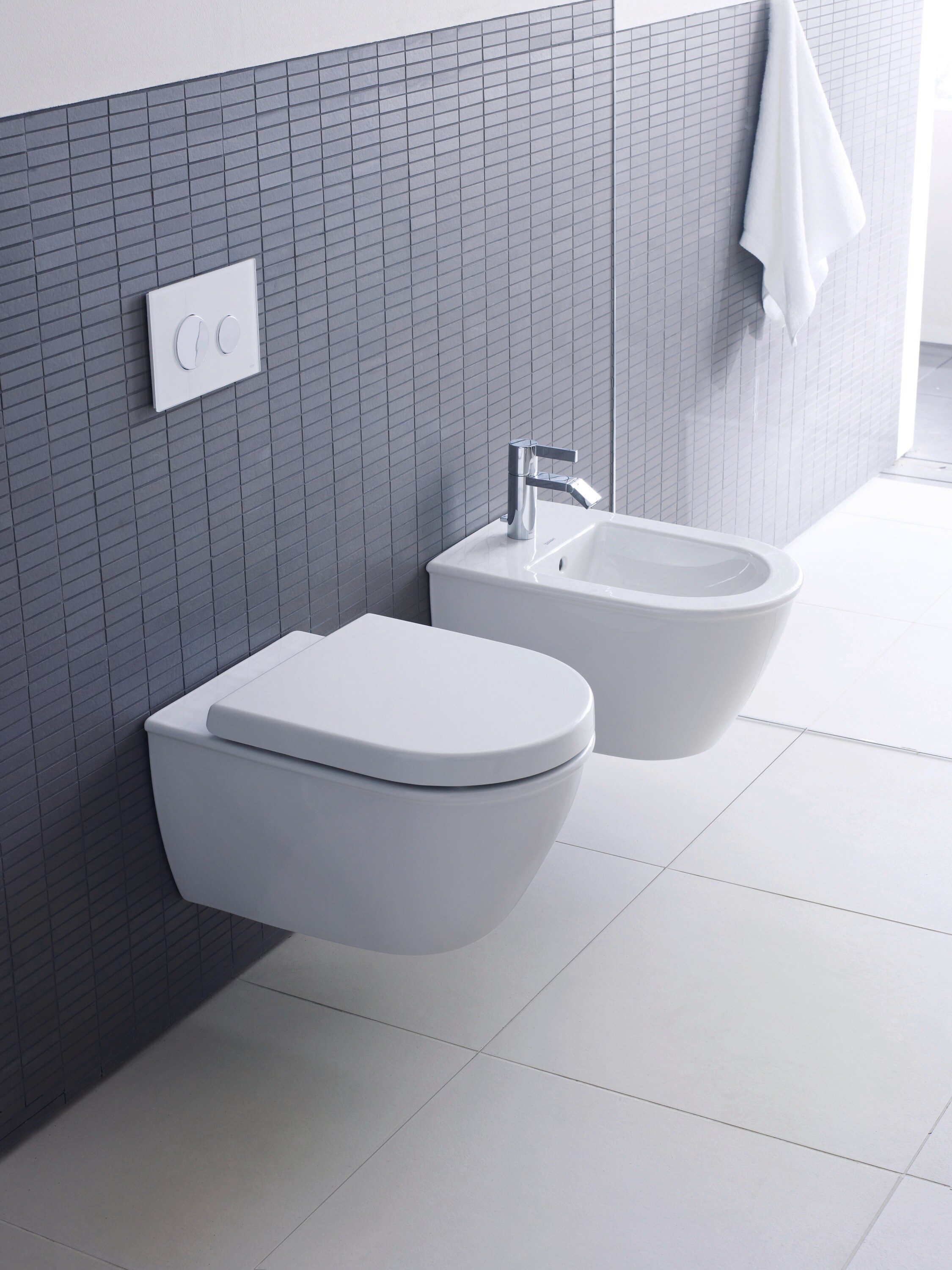 Inodoro Duravit Darling New Blanco con Taza Alargada y Altura Estándar 2545090092