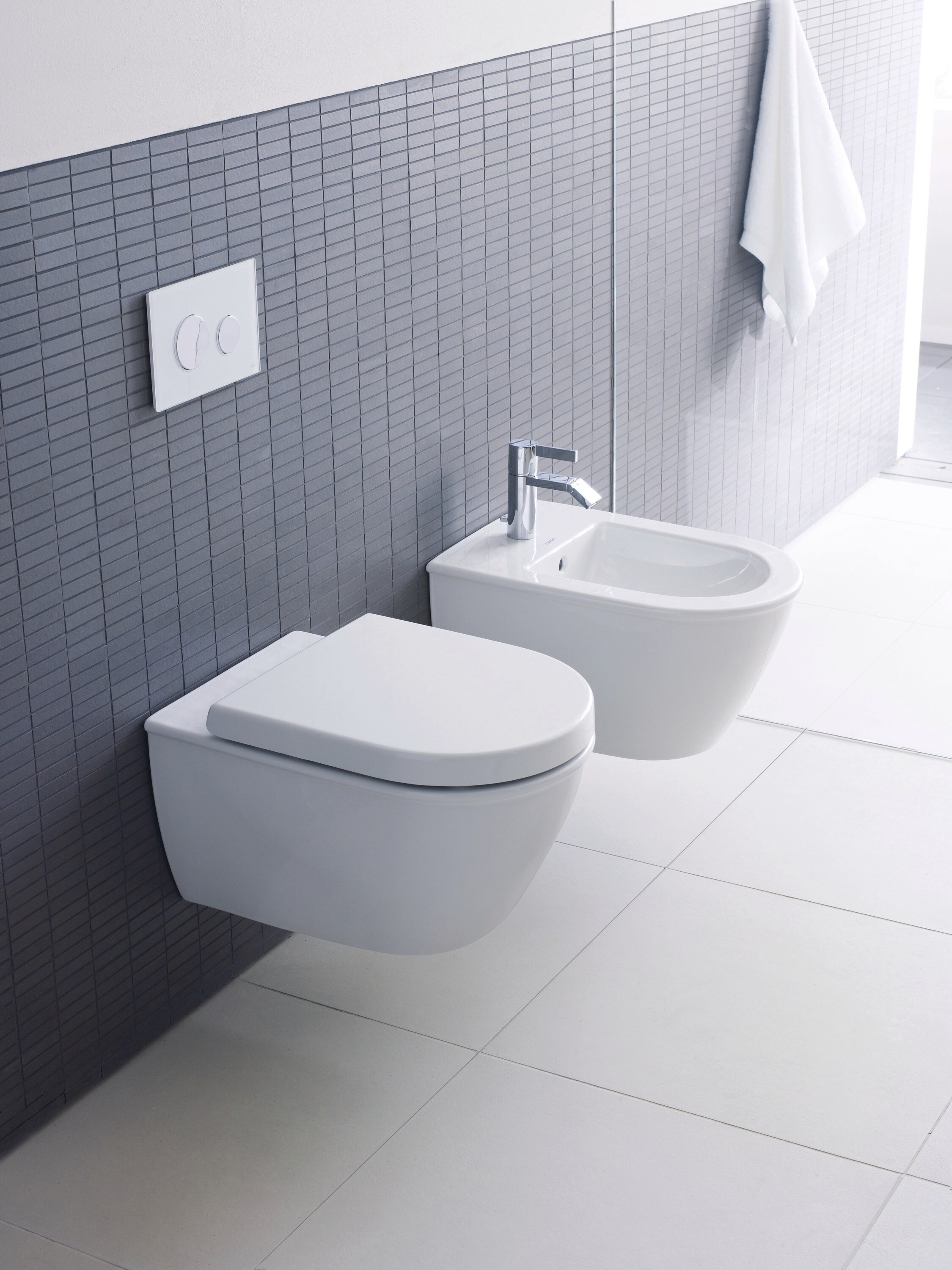 Inodoro Duravit Darling New Blanco con Taza Alargada y Altura Estándar 2545090092