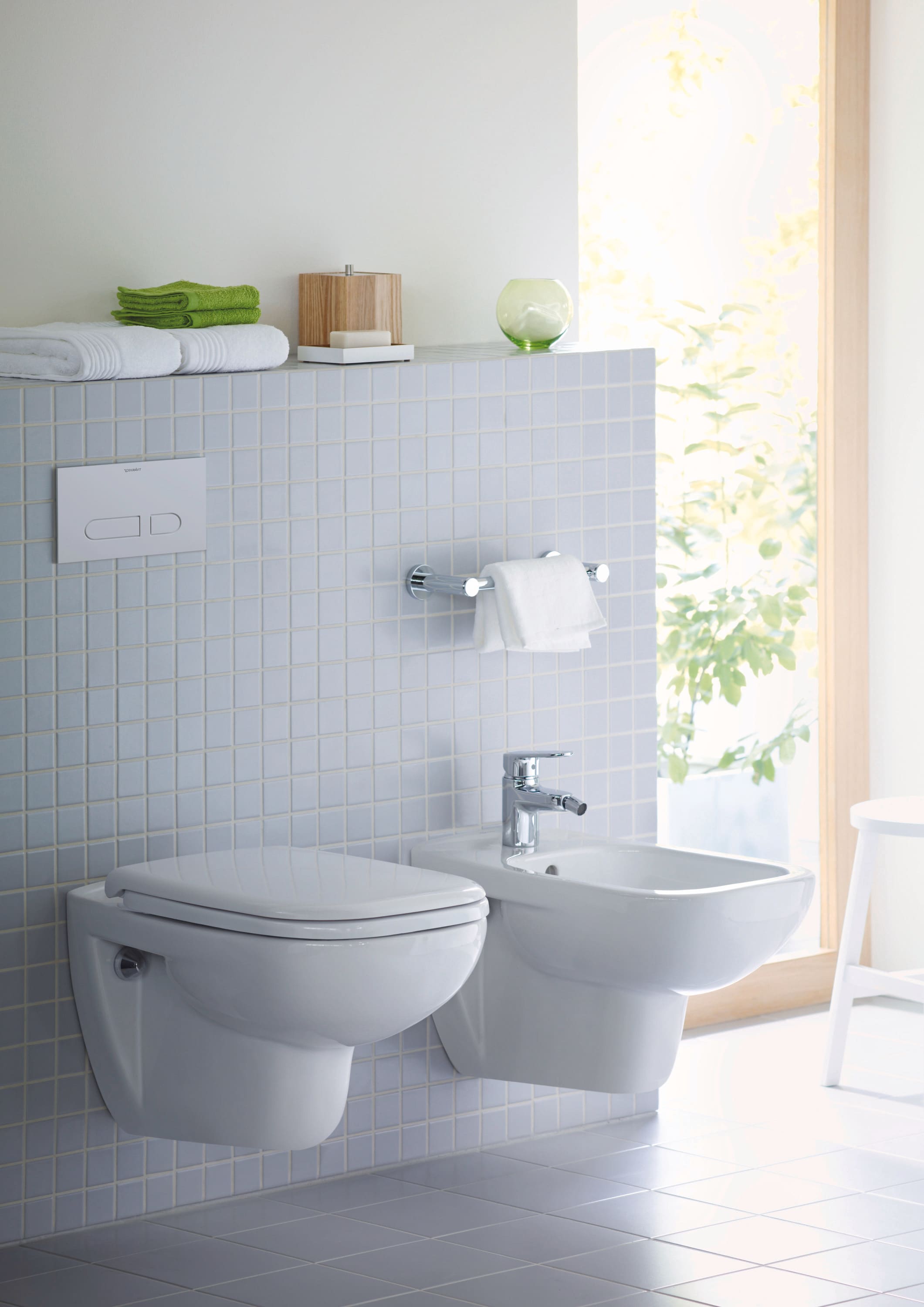 Taza de baño alargada con altura estándar, color blanco Duravit D-Code