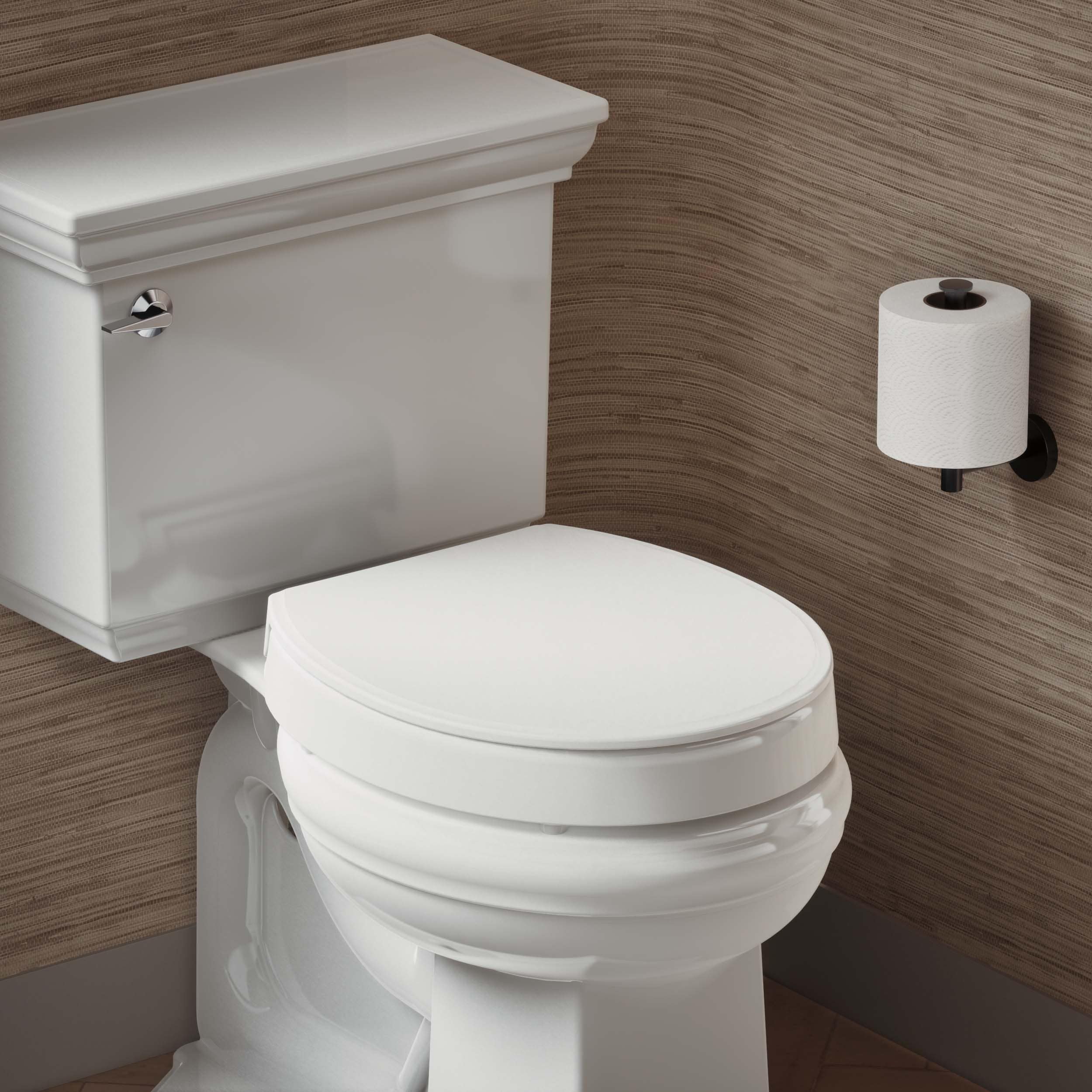 Asiento de inodoro alargado blanco de cierre suave de plástico de figura KOHLER 24295-A-0