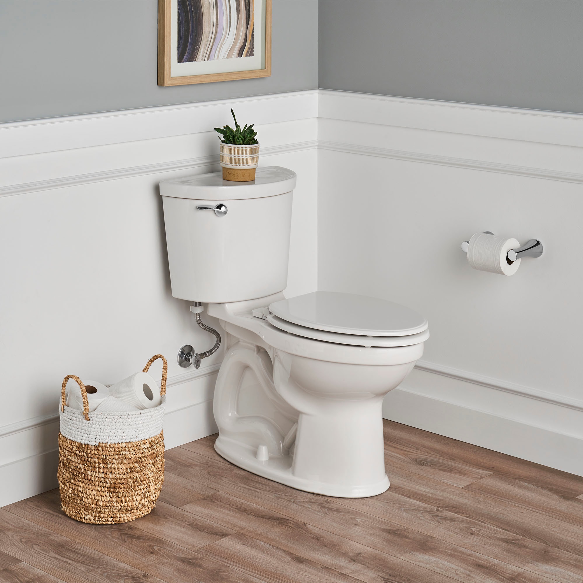 Asiento de baño alargado con cierre suave Moments Wood Blanco de American Standard