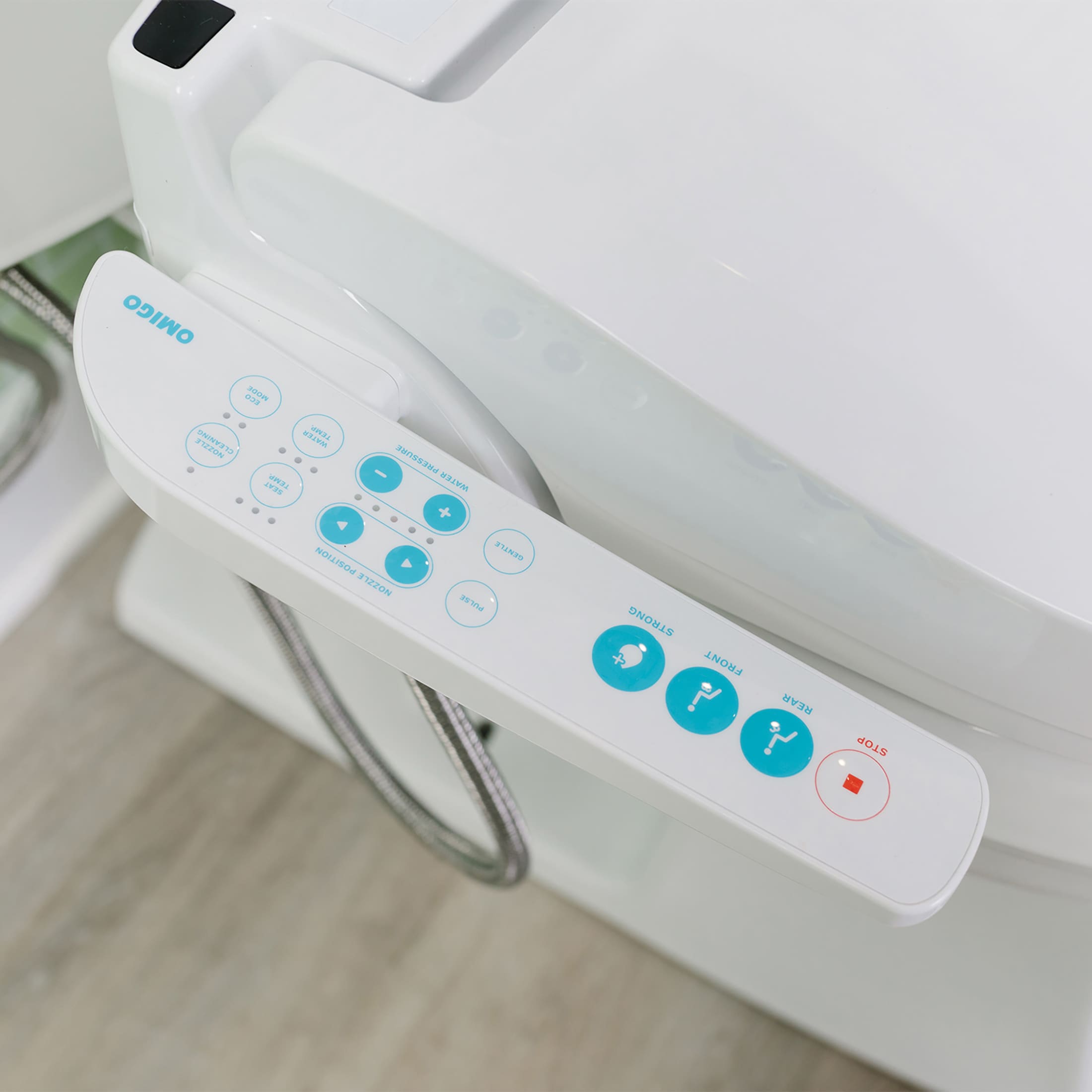 Asiento de inodoro con bidet calentado de cierre suave redondo blanco de plástico Brondell CRDB-RW