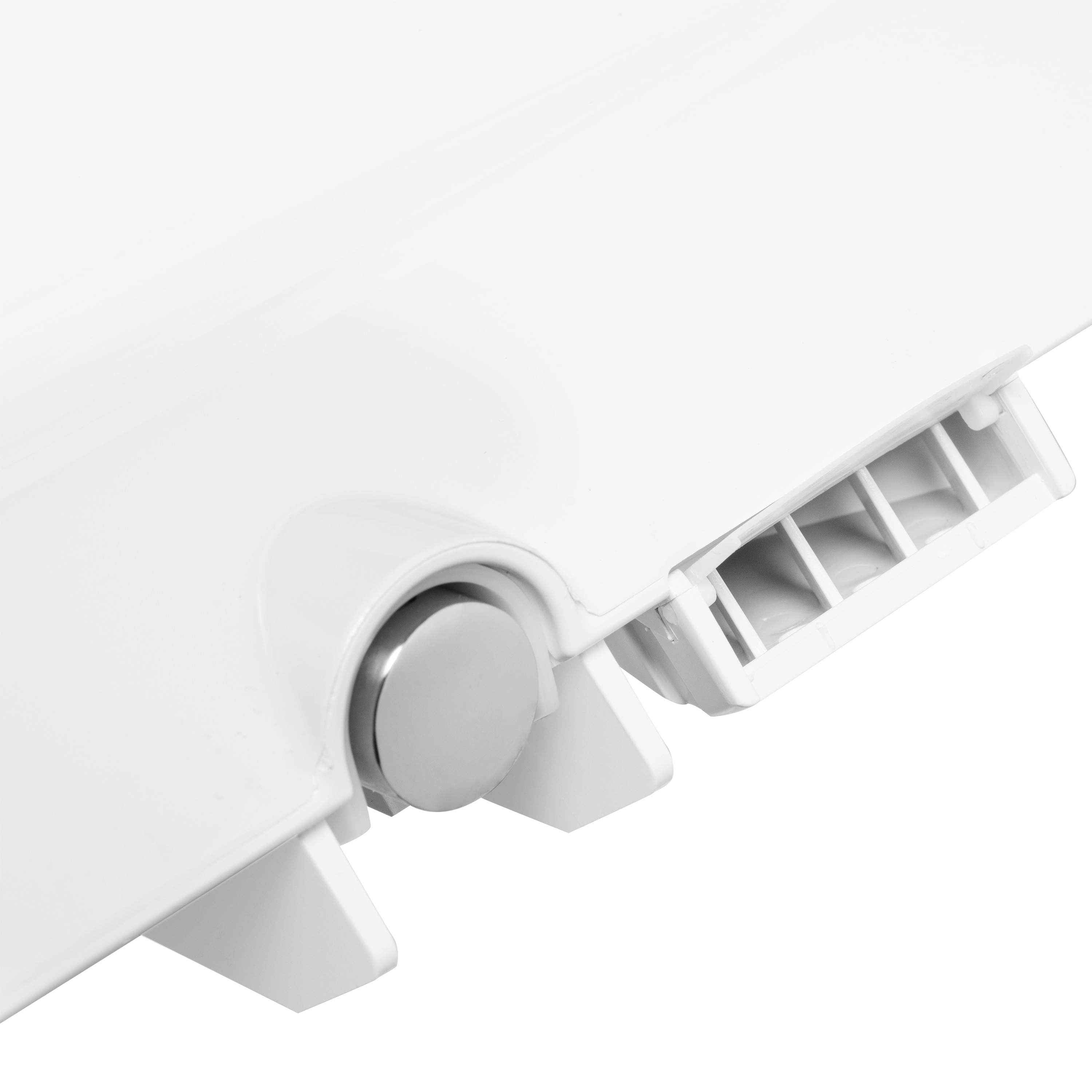Asiento de inodoro alargado de plástico blanco con cierre suave y función de bidet con calefacción.