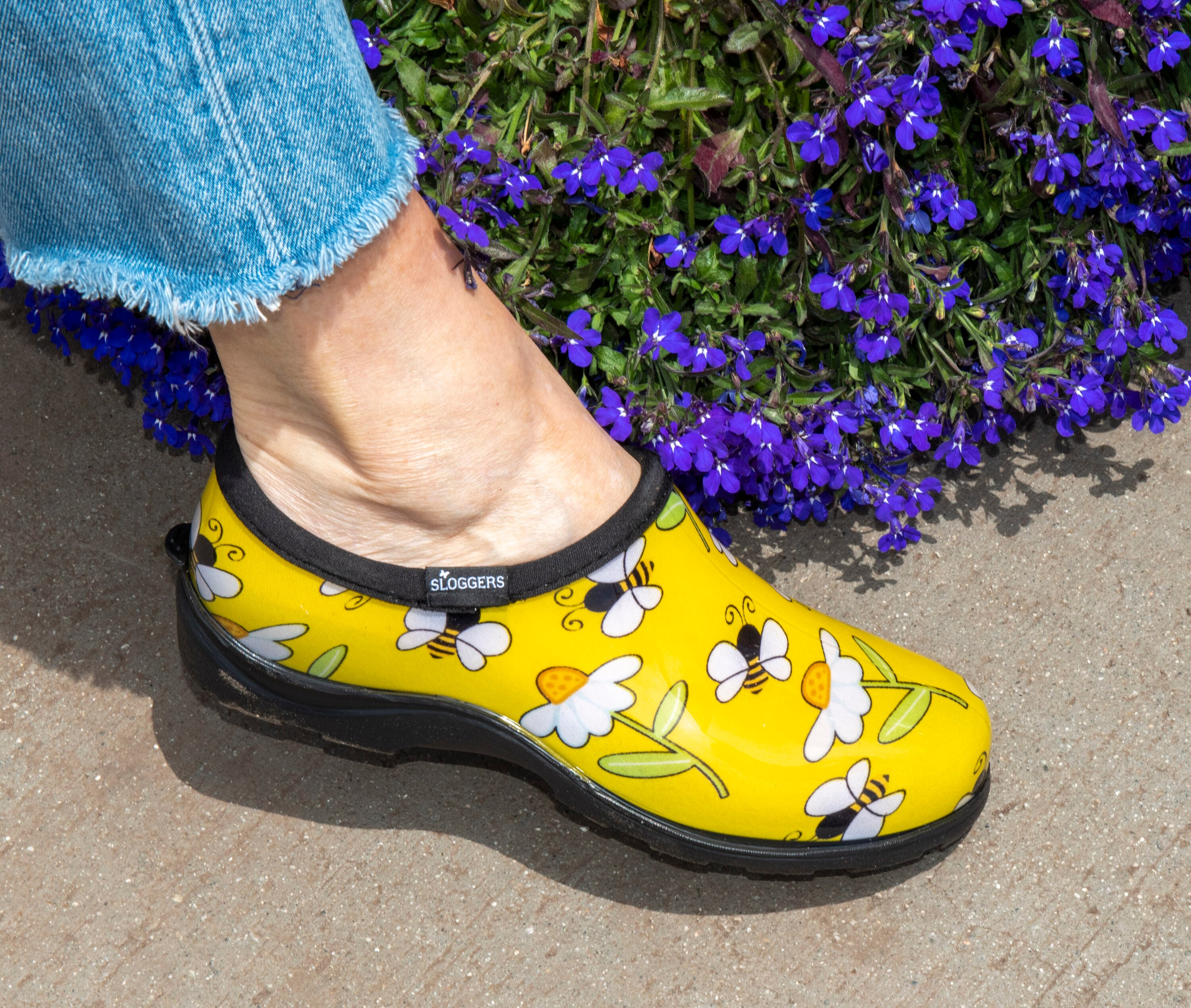 Zapatos impermeables amarillos con estampado de abejas para mujer Sloggers Talla: 9 Mediana 5120BEEYL09