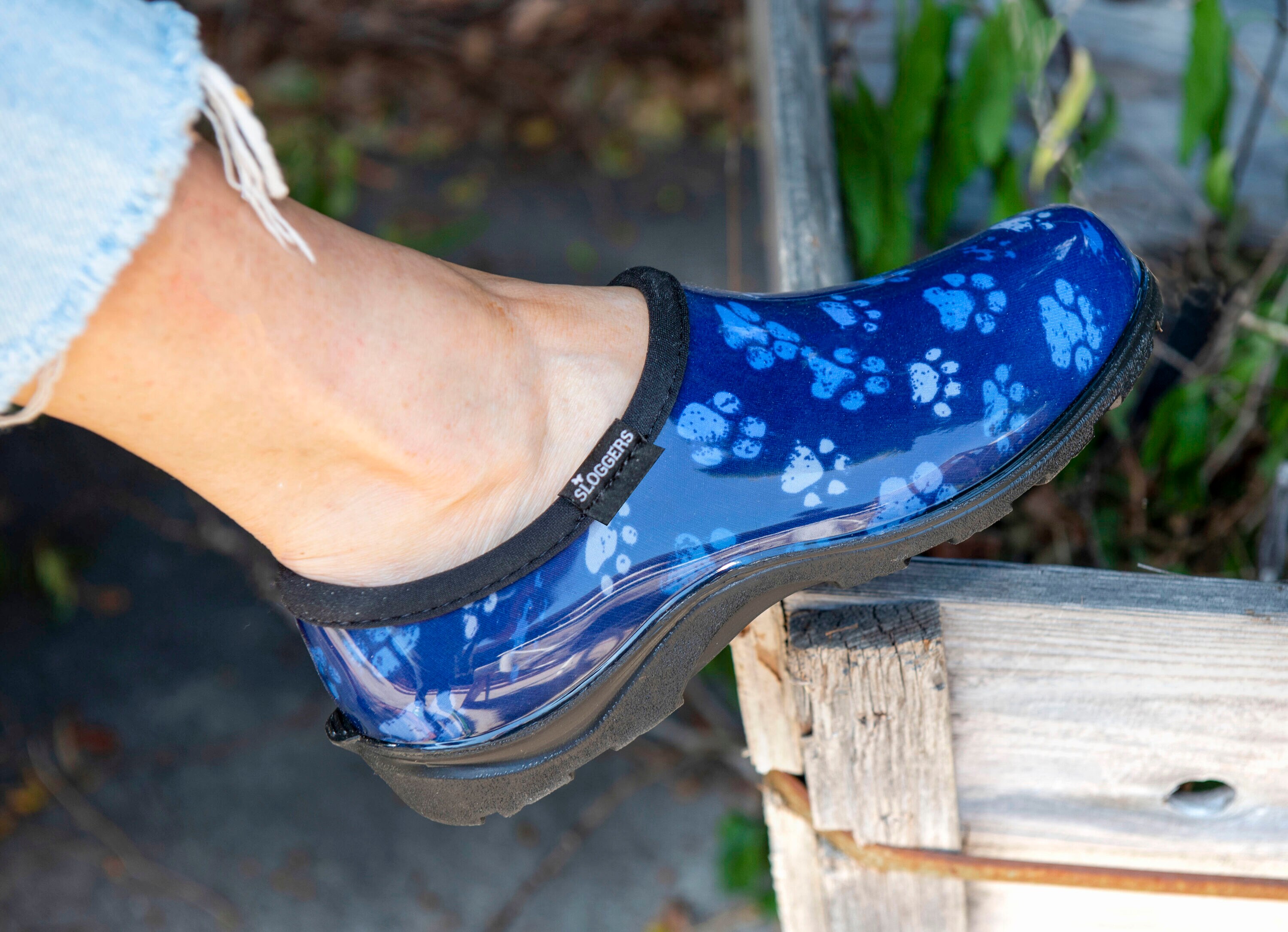 Zapatos Impermeables Azules con Estampado "Grungy Paw" para Mujer Talla 9 Mediana