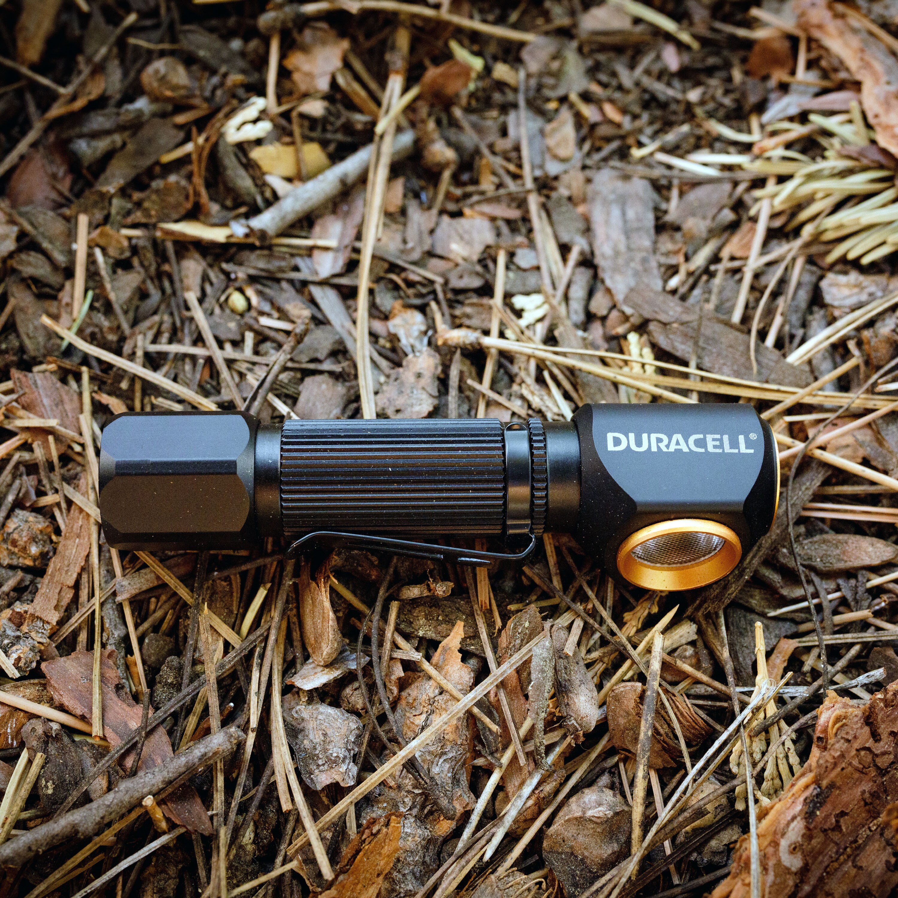Lámpara frontal LED Duracell de 150 lúmenes con batería incluida 7104-DE150
