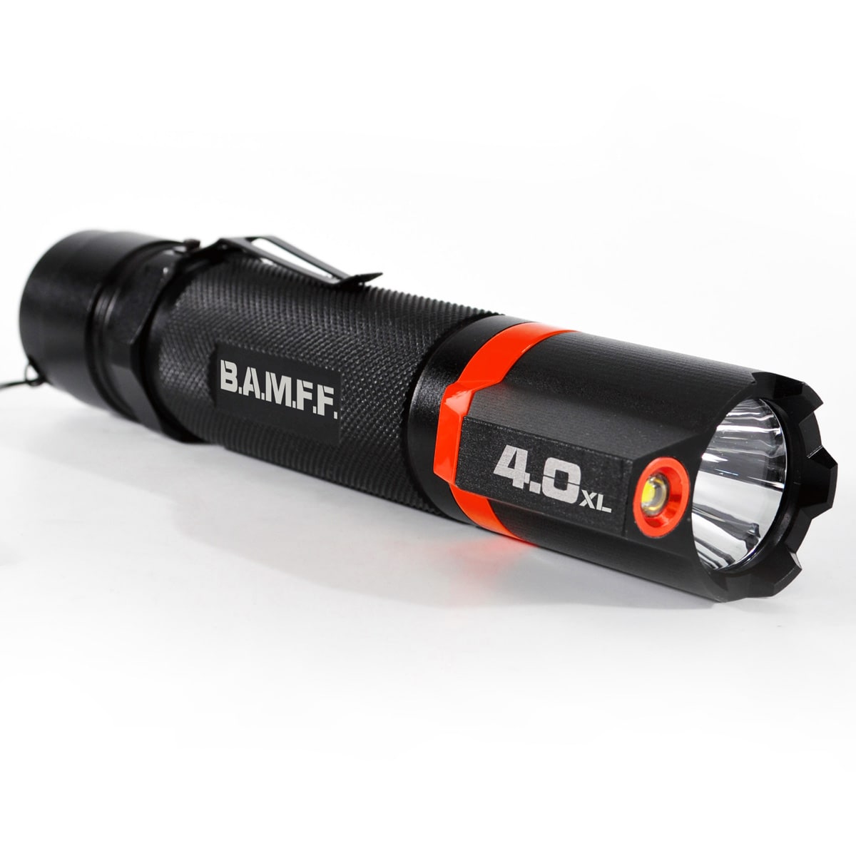 Foco de mano STKR BAMFF de 400 lúmenes con 6 modos de iluminación LED e incluye baterías 00156