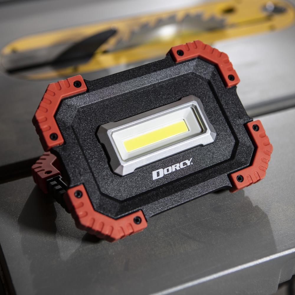 Lámpara de mano con foco LED de 1500 lúmenes y baterías recargables incluidas - Dorcy Ultra HD 41-4336