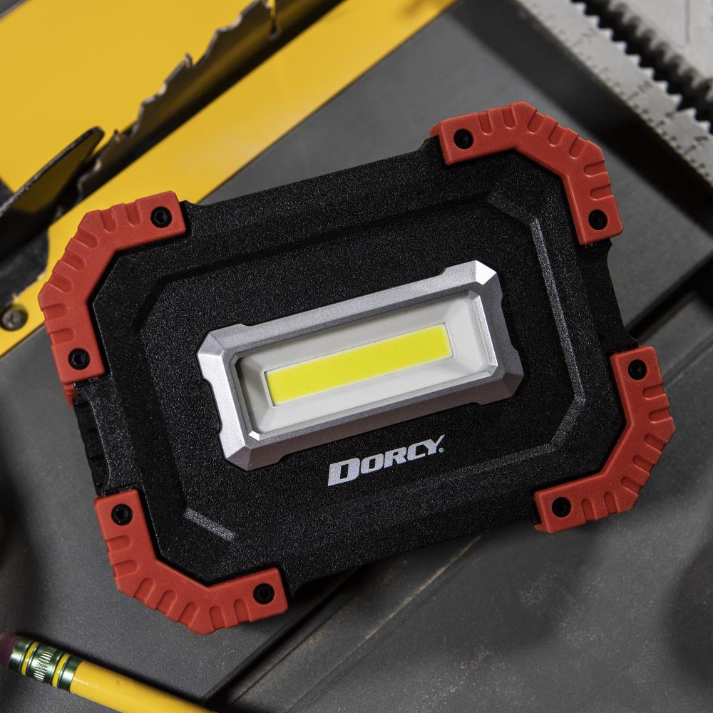 Lámpara de mano con foco LED de 1500 lúmenes y baterías recargables incluidas - Dorcy Ultra HD 41-4336
