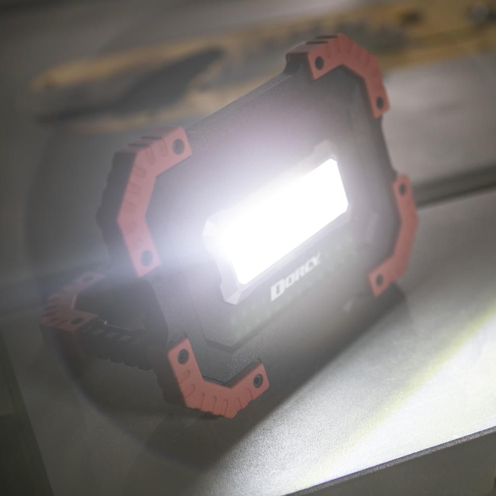 Lámpara de mano con foco LED de 1500 lúmenes y baterías recargables incluidas - Dorcy Ultra HD 41-4336