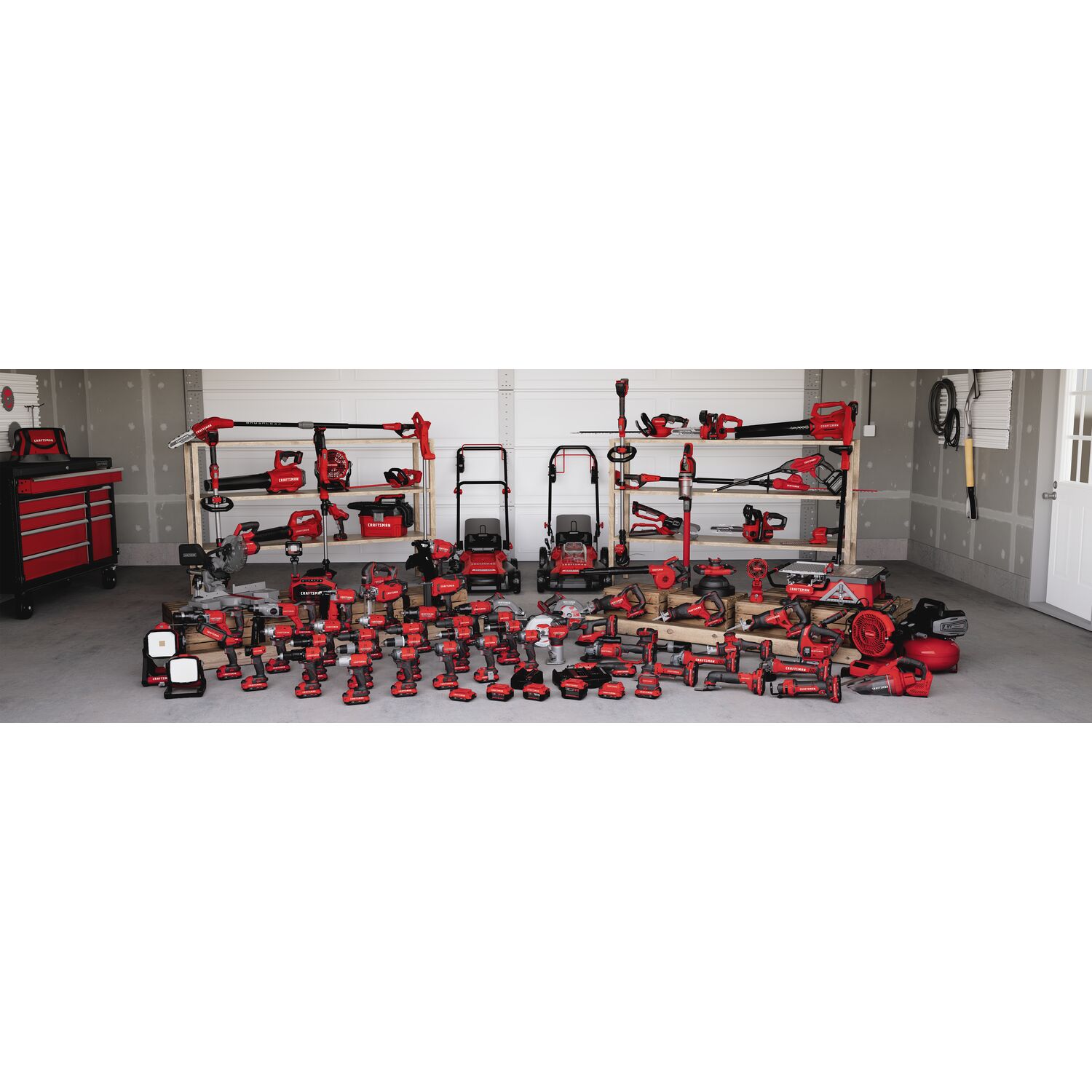 Linterna recargable para herramientas eléctricas CRAFTSMAN V20 de 20 voltios con batería de iones de litio de máxima potencia de 1825 lúmenes (herramienta solamente) CMCL030B