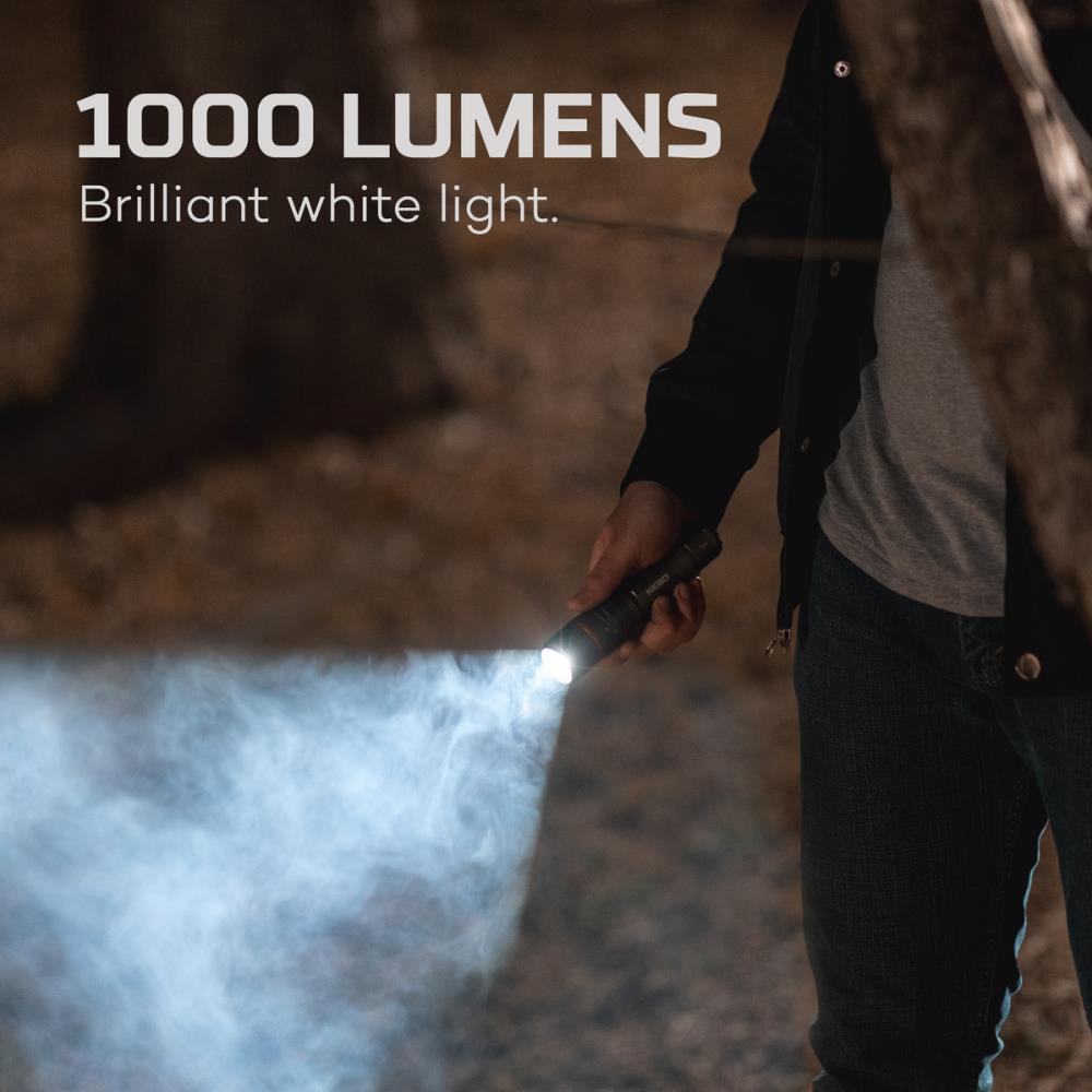 Lámpara de mano NEBO Davinci de 1000 lúmenes con 4 modos y baterías recargables incluidas