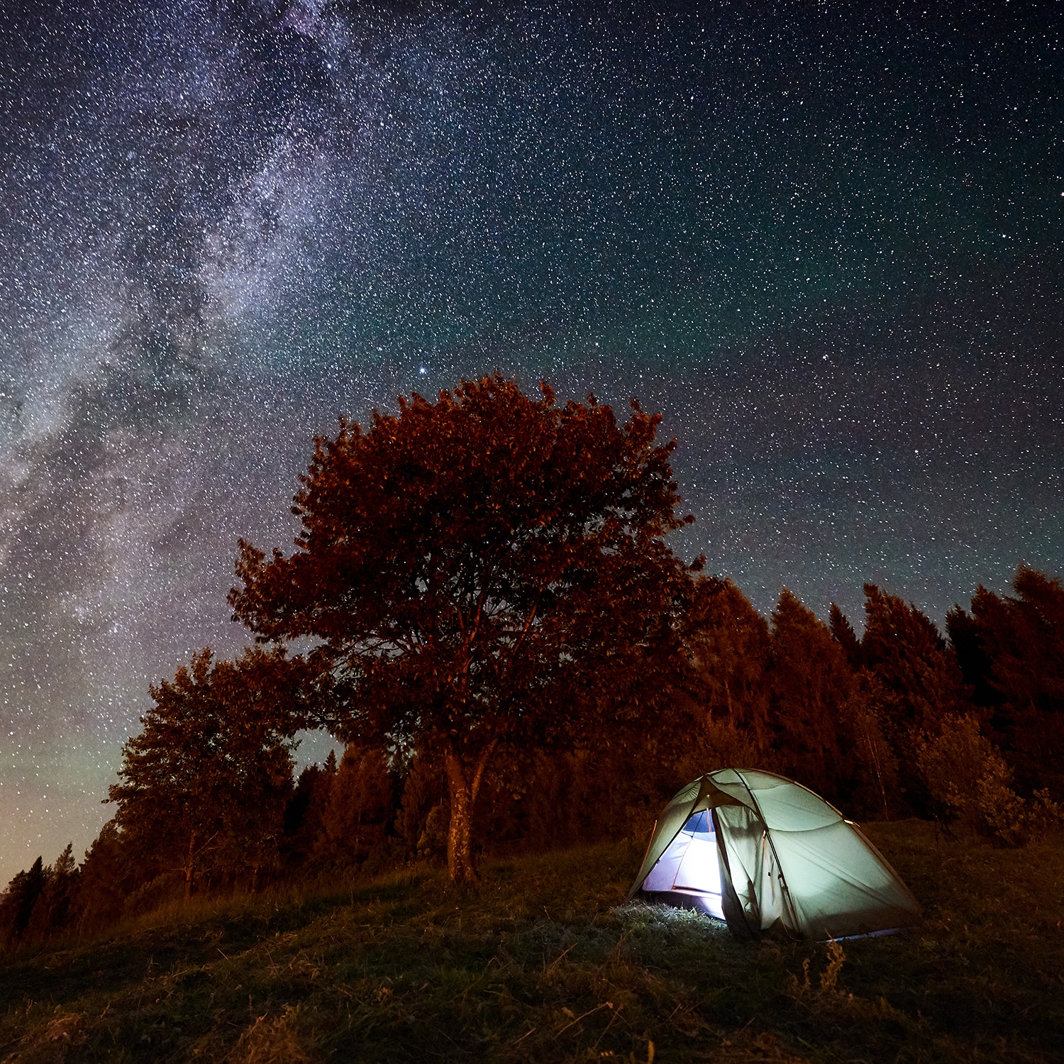 Lámpara de Camping con LED de 200 Lúmenes (Recargable) con Pilas Incluidas XPCW19B