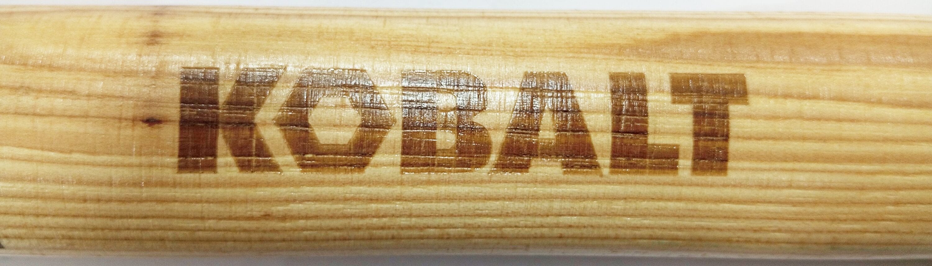 Mazo de Ingeniería con Cabeza de Acero Lisa de 8 lb y Mango de Madera - Kobalt JJ-7346