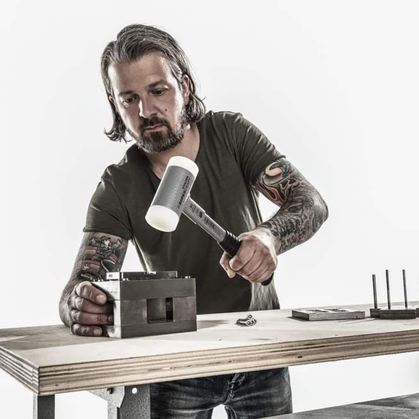 Martillo de golpe muerto con cabeza de plástico liso y mango de madera -lb Halder 1.0144 3366.030