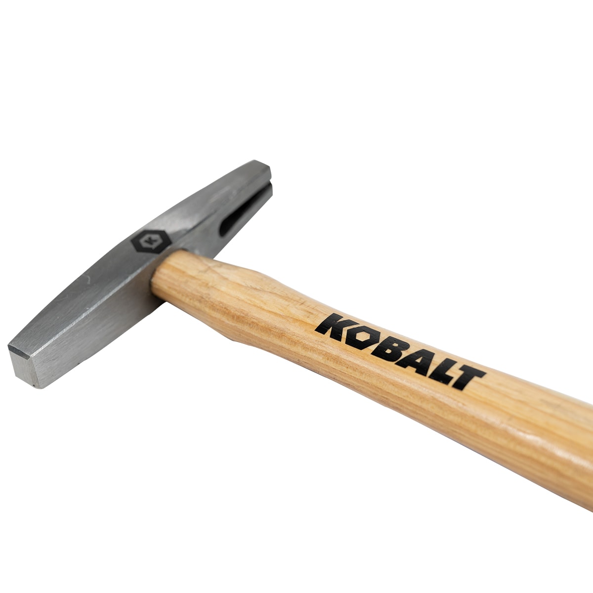 Martillo de tapicería de cabeza lisa de acero de 5 onzas con mango de madera Kobalt KB-T088005