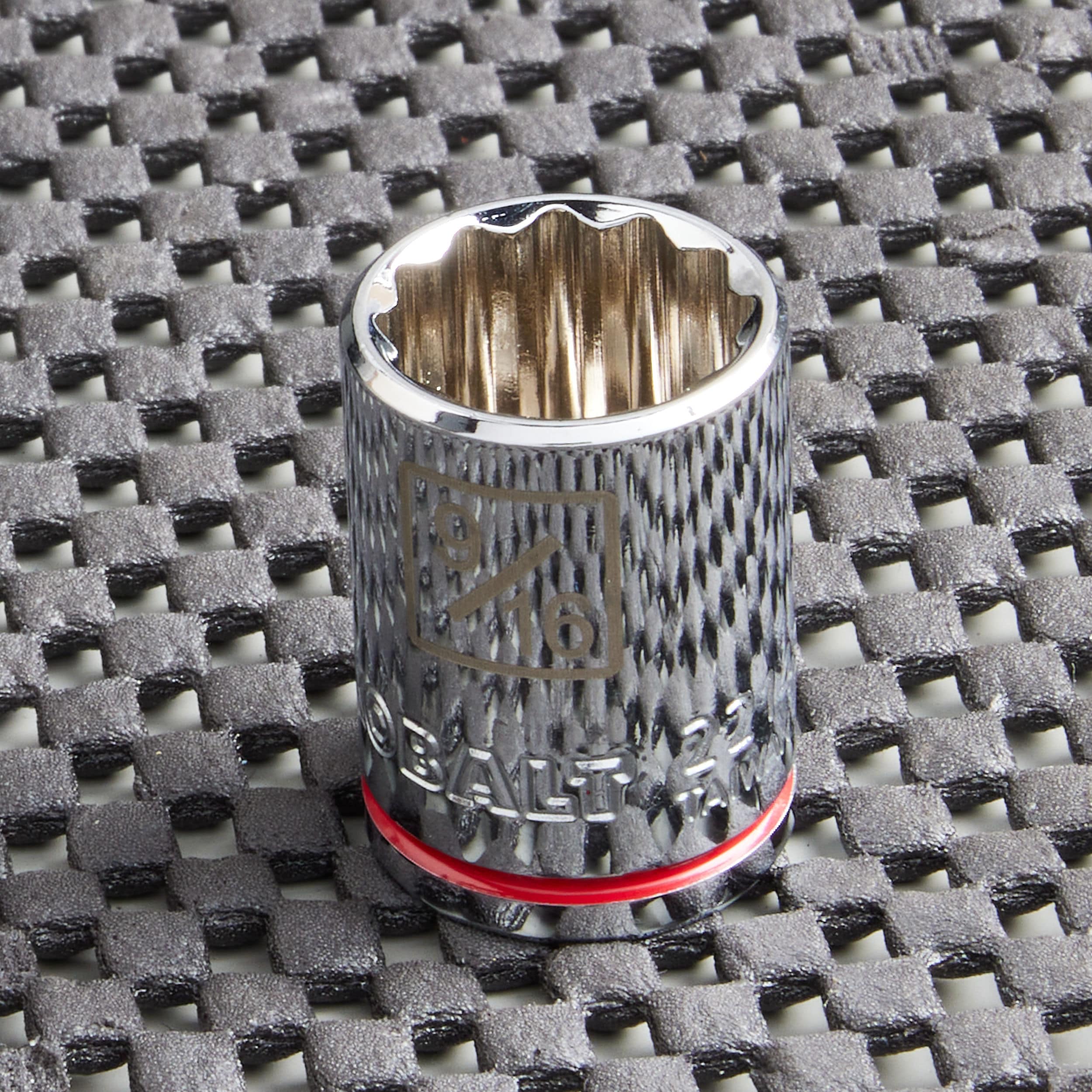 Llave de vaso superficial estándar de 9/16 pulgadas de 3/8 pulgadas de accionamiento Kobalt 85419