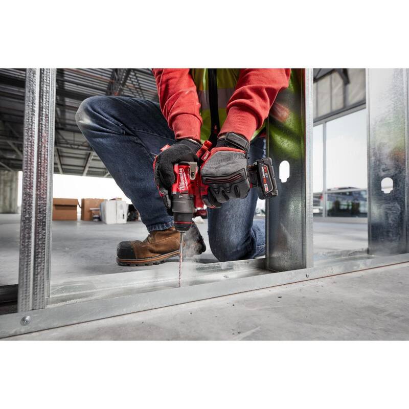 Milwaukee M12 FUEL 12V Taladro Percutor Inalámbrico sin escobillas de 1/2 pulgadas con batería de iones de litio de alto rendimiento de 2.5Ah - 3404-20-48-11-2425