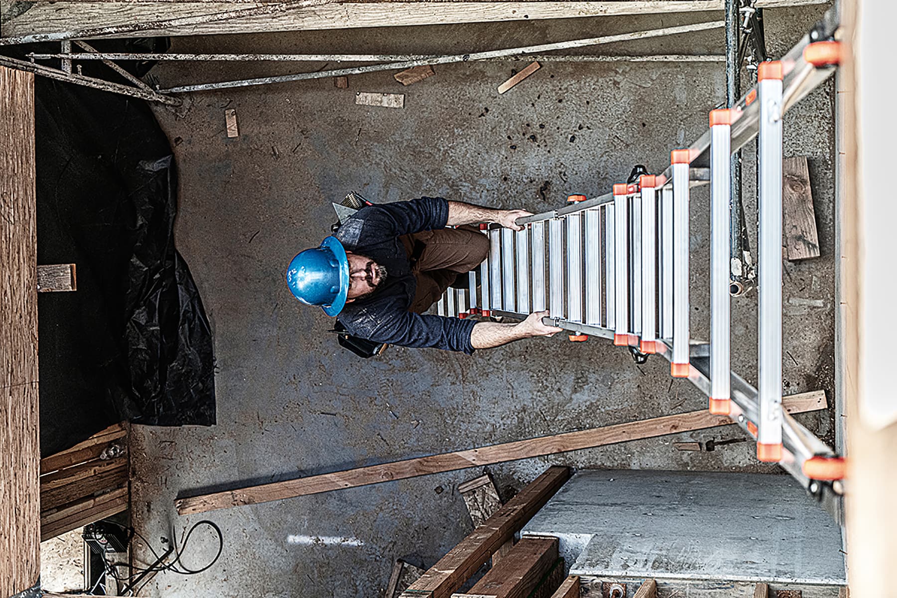 Escalera de Posiciones Múltiples Telescópica con Niveladores de Pata Tipo 1AA - Capacidad de Carga de 375 lbs. Alcanza hasta 22.0 pies - Modelo Leveler M22 de Little Giant Ladders 16622-801.