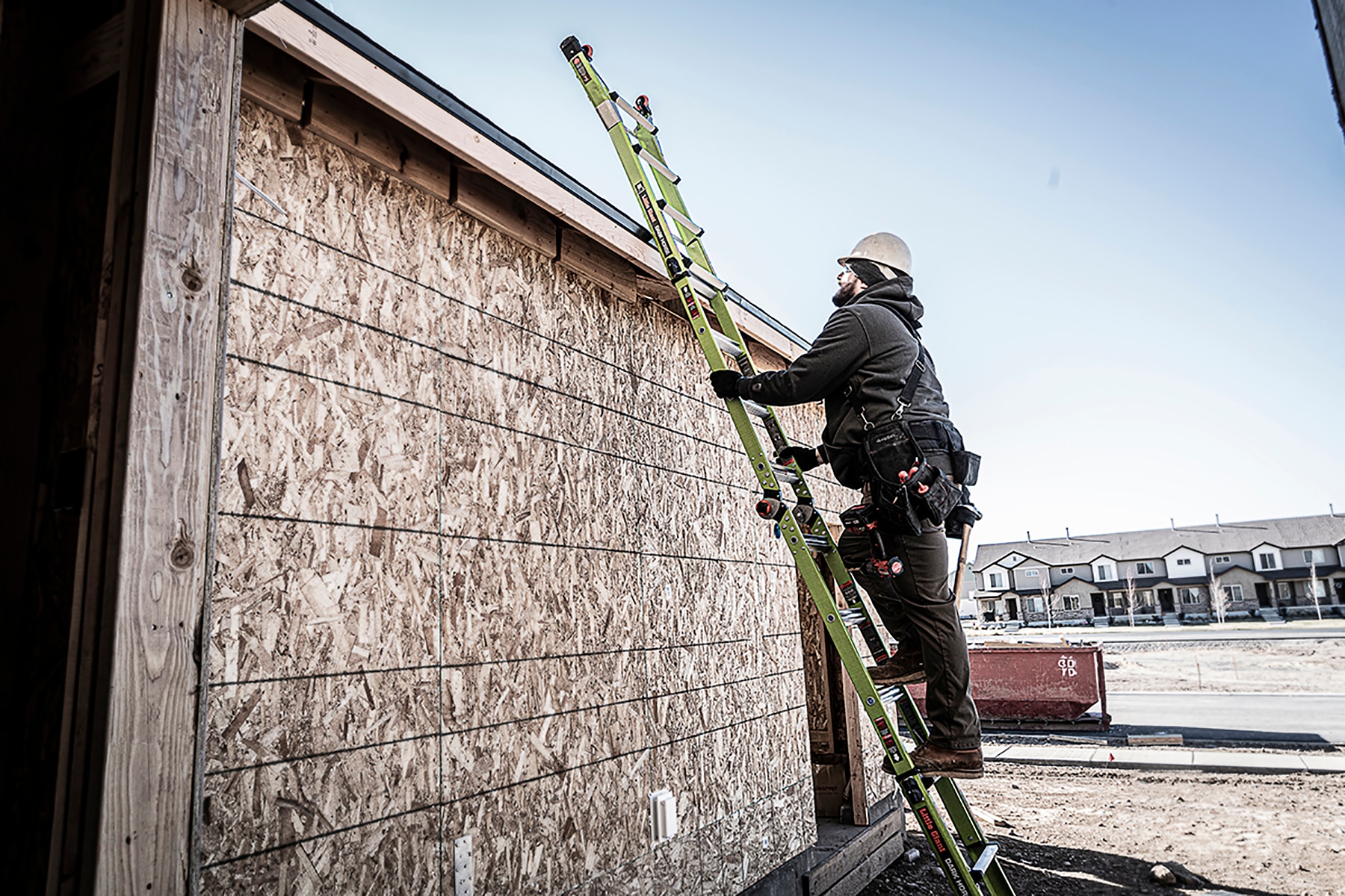 Escalera telescópica Dark Horse 2.0 M17 de Little Giant Ladders con alcance de 18 pies y capacidad de carga de 300 libras, tipo 1A de múltiples posiciones.