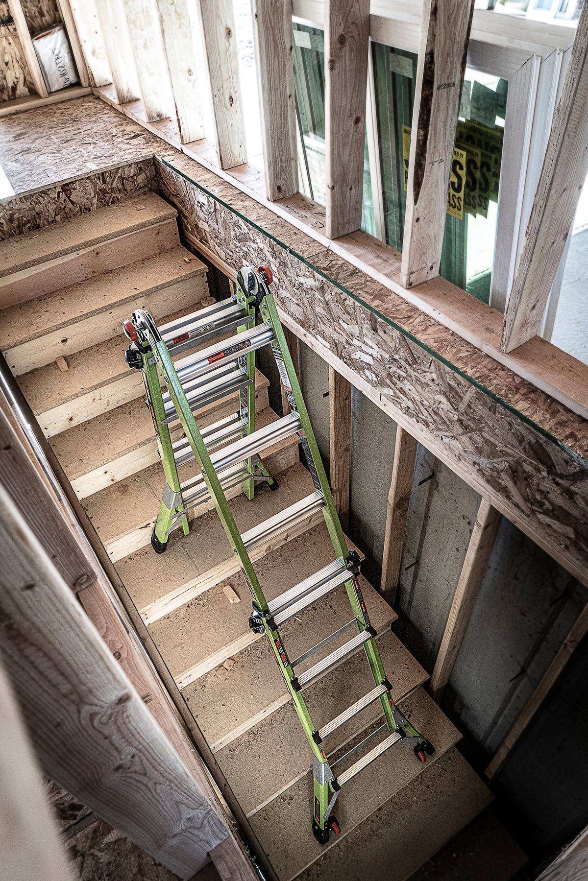 Escalera telescópica Dark Horse 2.0 M17 de Little Giant Ladders con alcance de 18 pies y capacidad de carga de 300 libras, tipo 1A de múltiples posiciones.