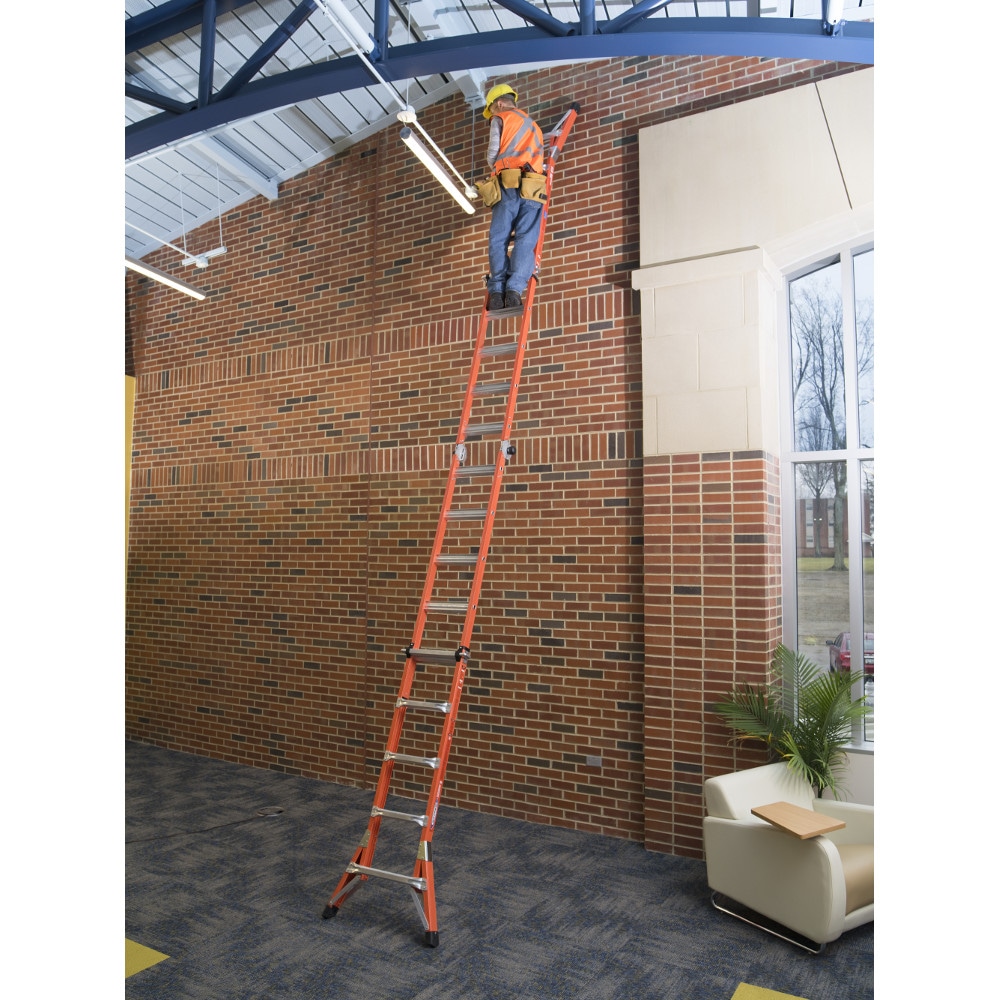 Escalera telescópica multi-posición Werner FMT Pro 5 en 1 de alcance de 22 pies - Tipo 1A con capacidad de carga de 300 lbs.
