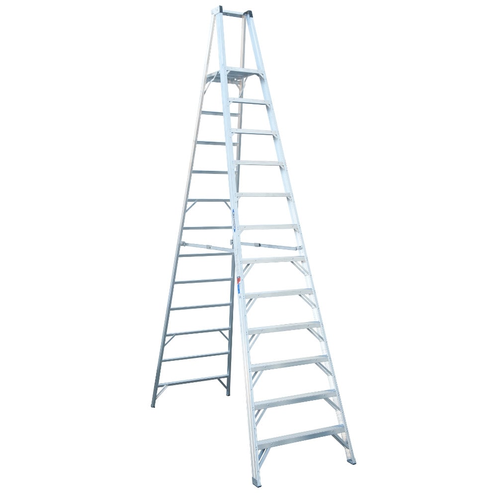 Escalera de plataforma de aluminio tipo 1A Werner P400 de 12 pies (16 pies de altura de alcance) con capacidad de carga de 300 lbs. Modelo P412.