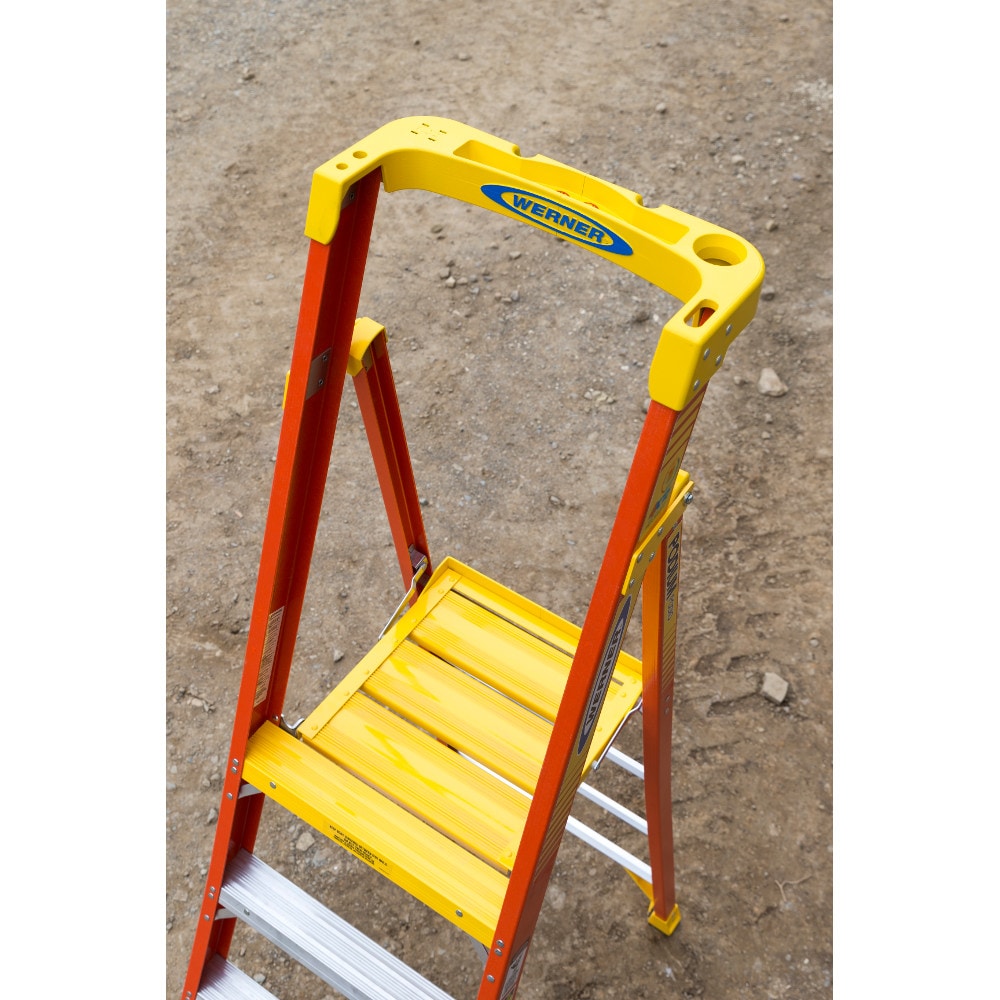 Escalera de plataforma de fibra de vidrio tipo 1A con capacidad de carga de 300 libras y altura de alcance de 9 pies (3 pies de largo) Werner PD6203