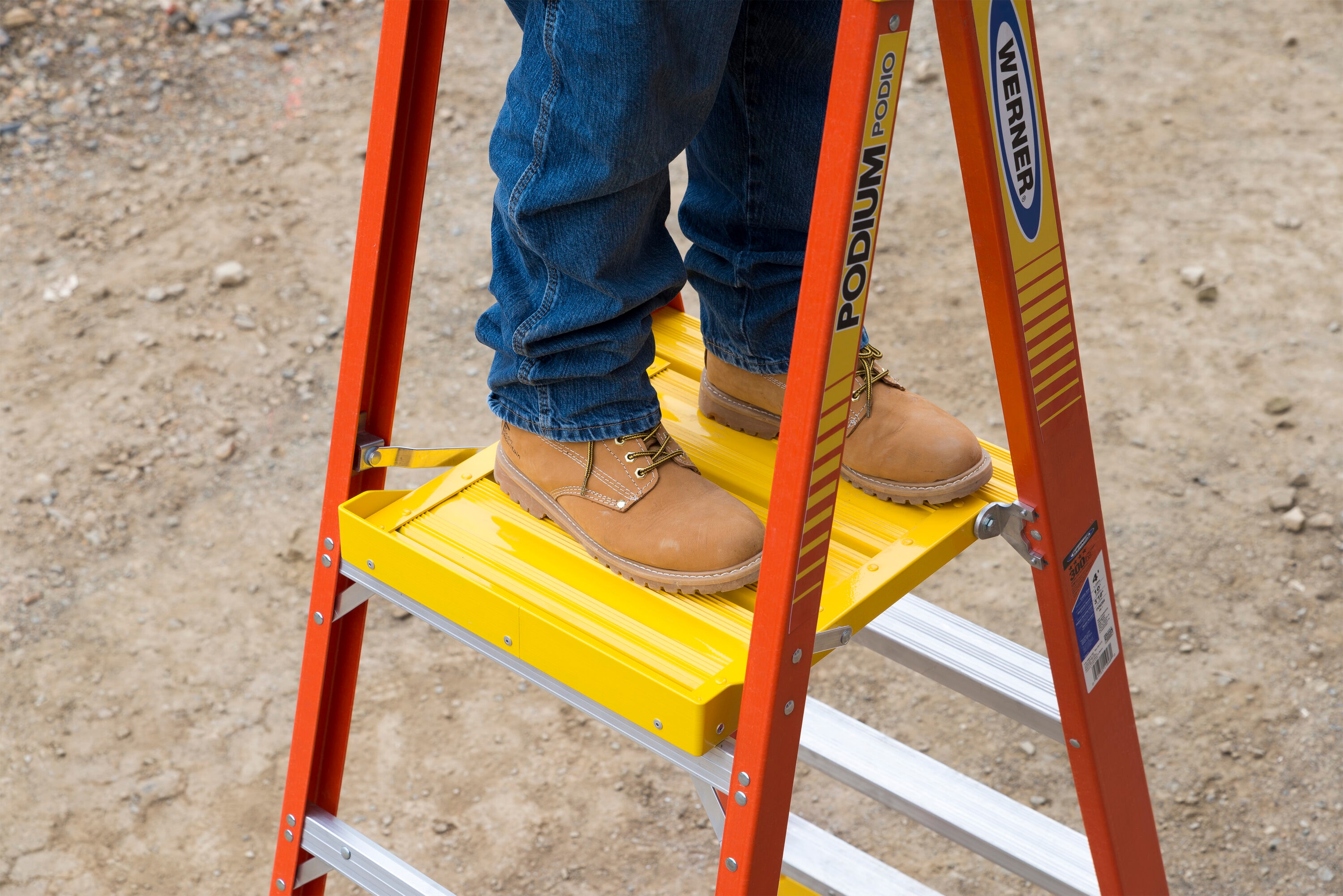 Escalera de plataforma de fibra de vidrio tipo 1A con capacidad de carga de 300 libras y altura de alcance de 9 pies (3 pies de largo) Werner PD6203