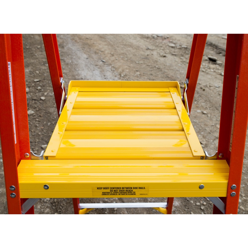 Escalera de plataforma de fibra de vidrio tipo 1A con capacidad de carga de 300 libras y altura de alcance de 9 pies (3 pies de largo) Werner PD6203