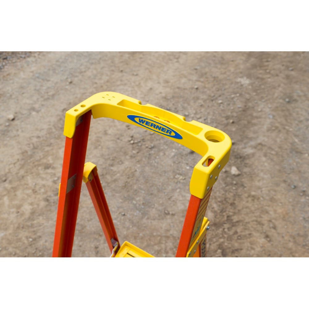 Escalera de plataforma de fibra de vidrio tipo 1A con capacidad de carga de 300 libras y altura de alcance de 9 pies (3 pies de largo) Werner PD6203