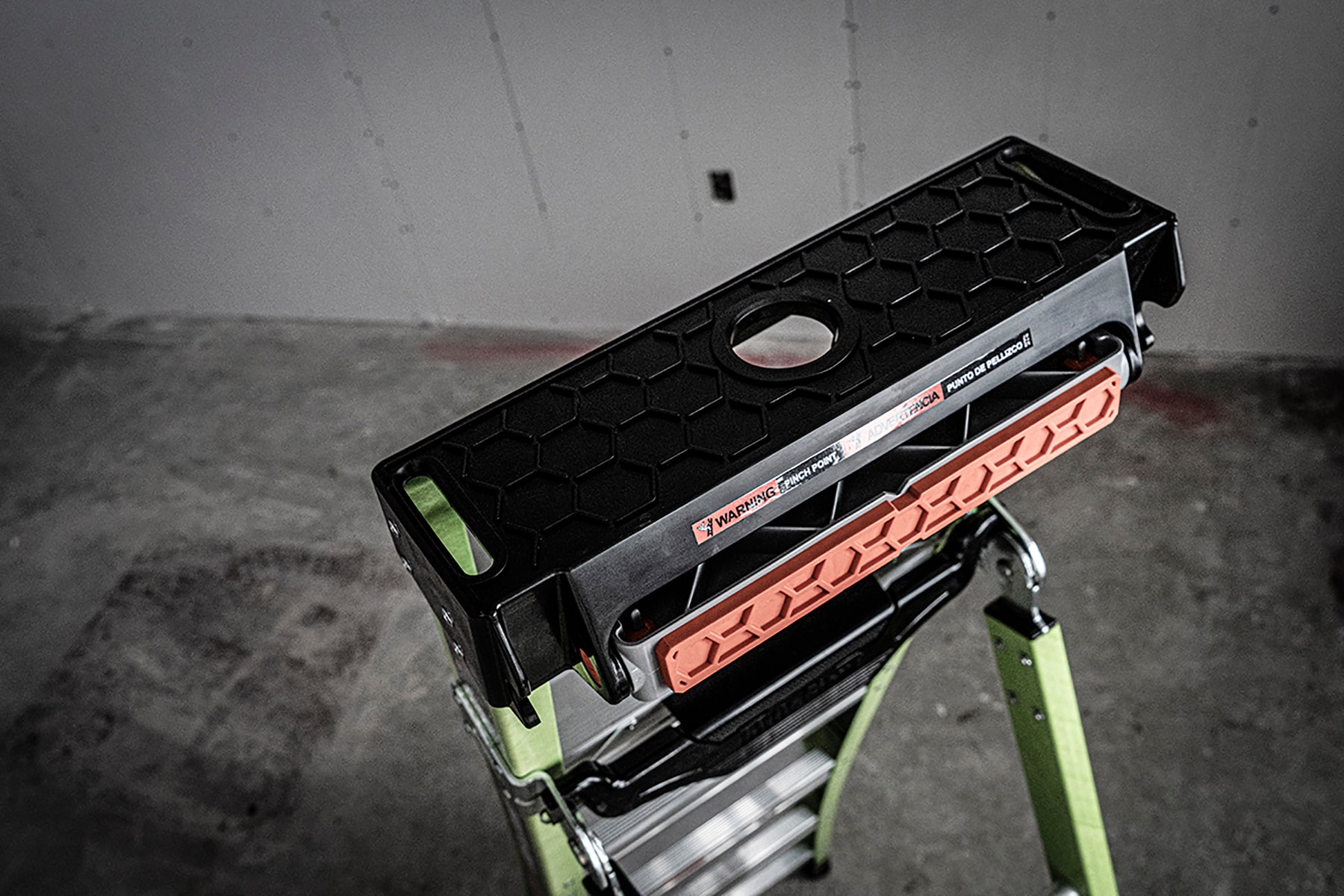 Escalera King Kombo 2.0 Pro M6 de Little Giant Ladders de 3 en 1, 6 pies (altura de alcance de 13.1 pies) de Fibra de Vidrio Tipo 1AA - Capacidad de carga de 375 libras. Escalón 13906-002