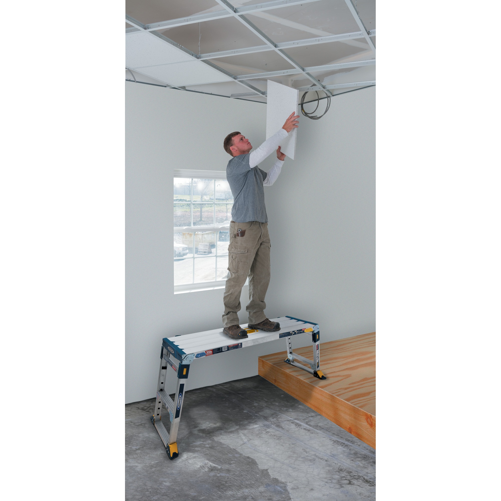 Plataforma de trabajo Werner Pro Linking de Aluminio de 1.7 pies de alto x 3.9 pies de largo con capacidad de 300 libras - Modelo AP-2030L-MP2