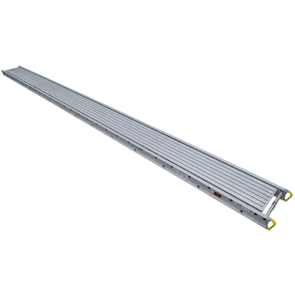 Plataforma de andamio de aluminio Werner de 0.5 pies de altura x 39 pies de largo con capacidad de 750 libras. Escenario de andamio 3139.